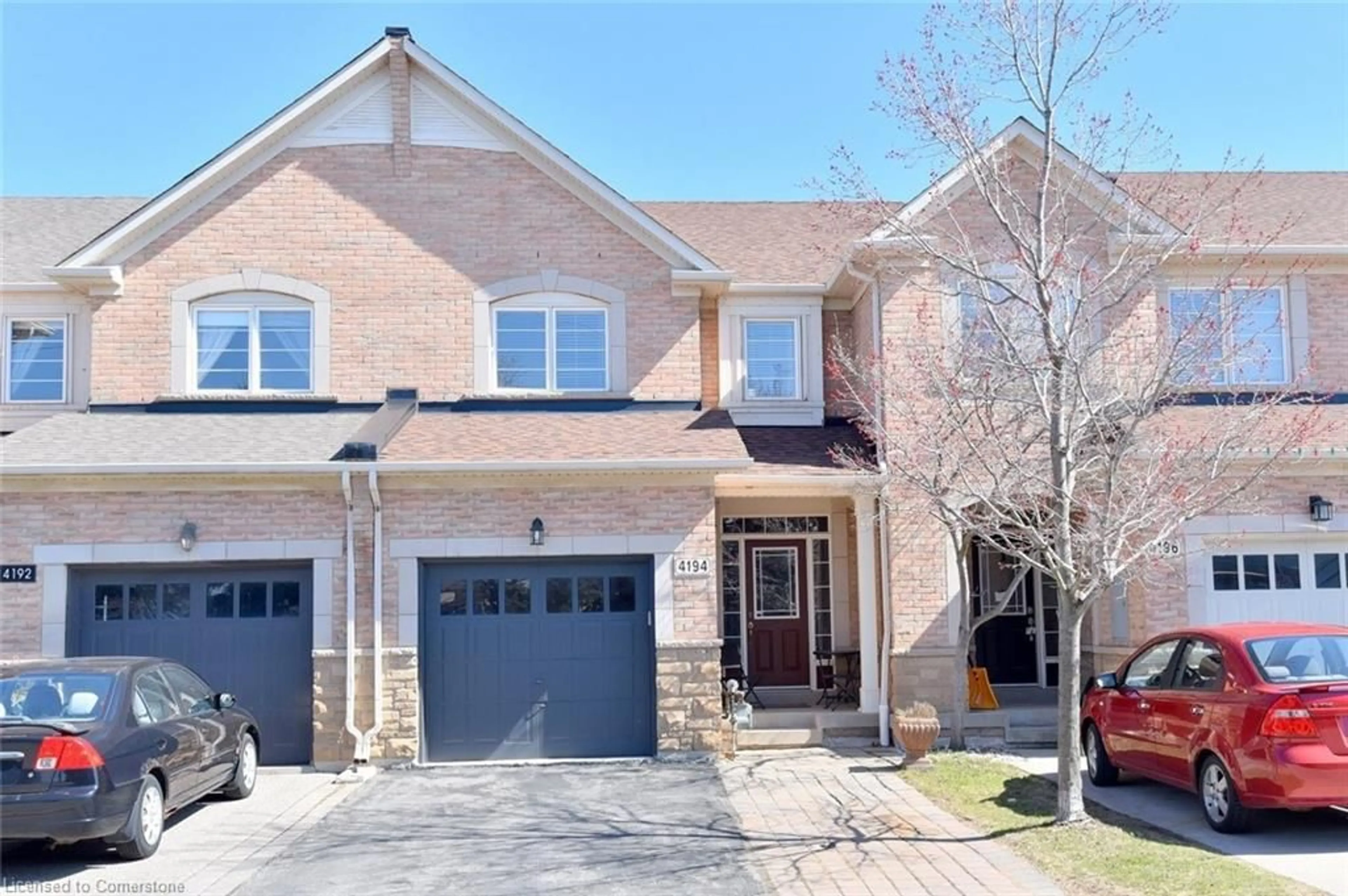 Home with brick exterior material, street for 4194 Rawlins Common, Burlington Ontario L7M 0B4