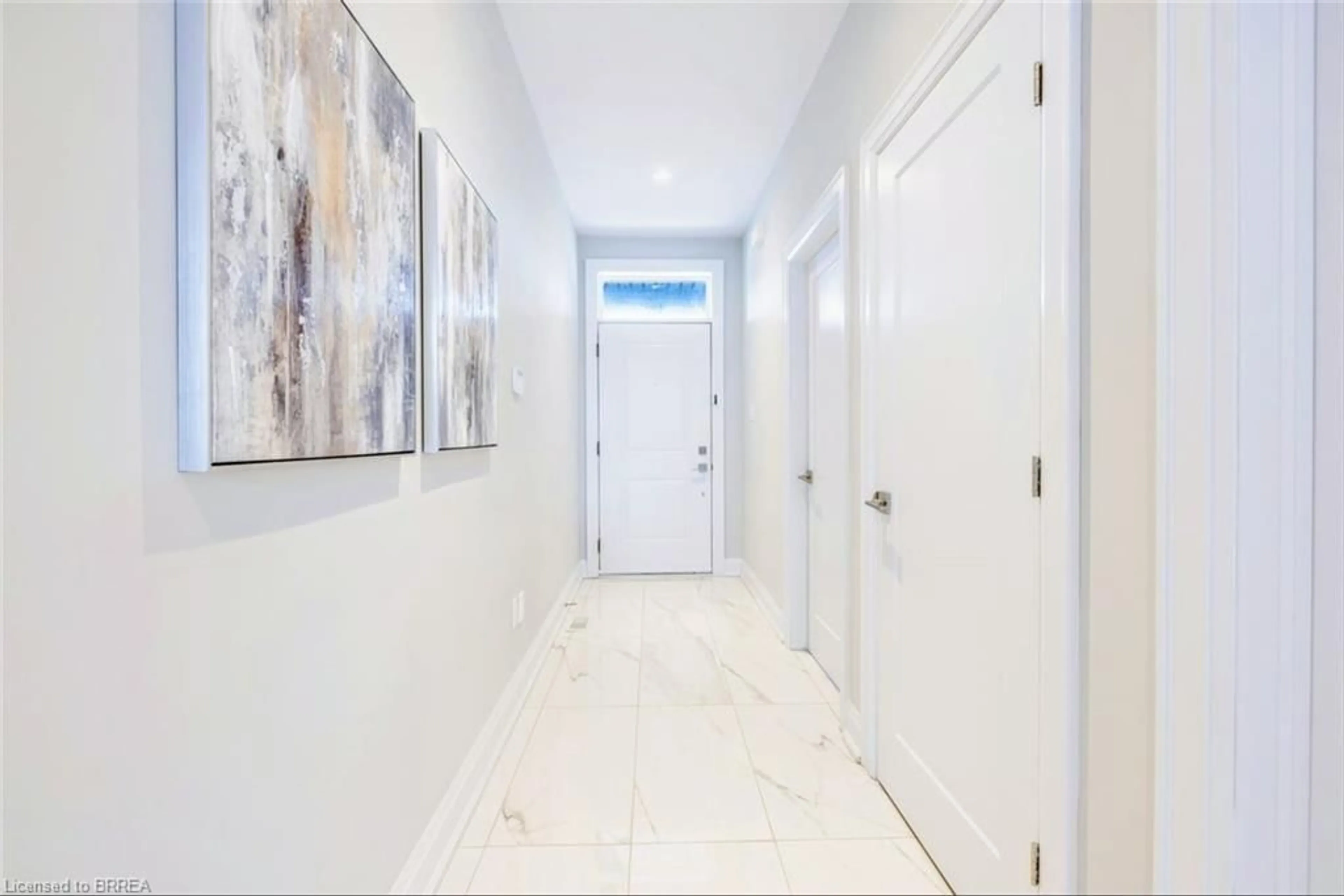 Indoor entryway for 18 Cranberry Cres, Simcoe Ontario N3Y 4R5