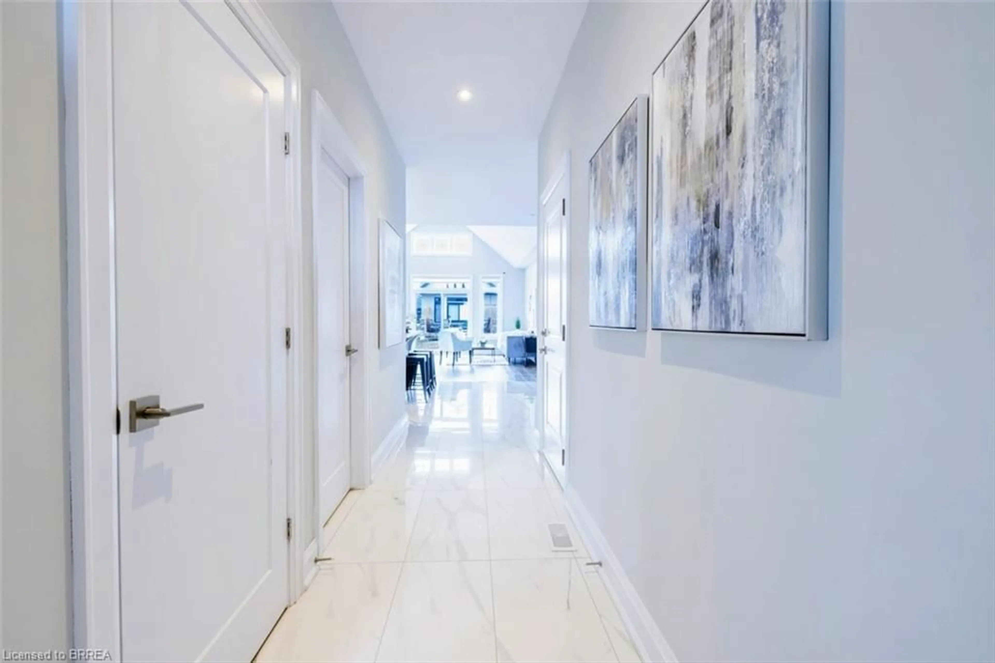 Indoor foyer for 18 Cranberry Cres, Simcoe Ontario N3Y 4R5