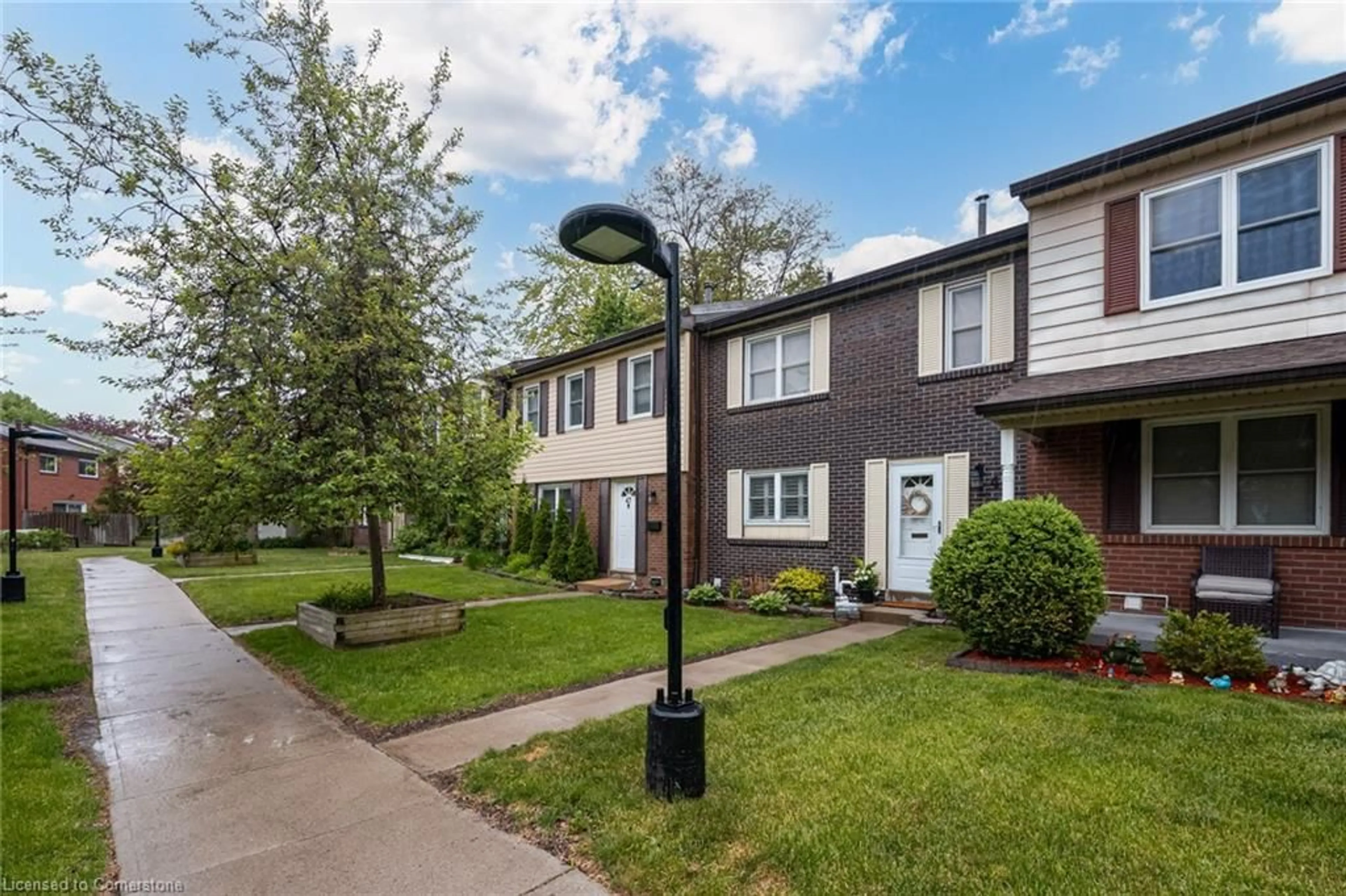 Unknown for 2825 Gananoque Dr, Mississauga Ontario L5N 1V6