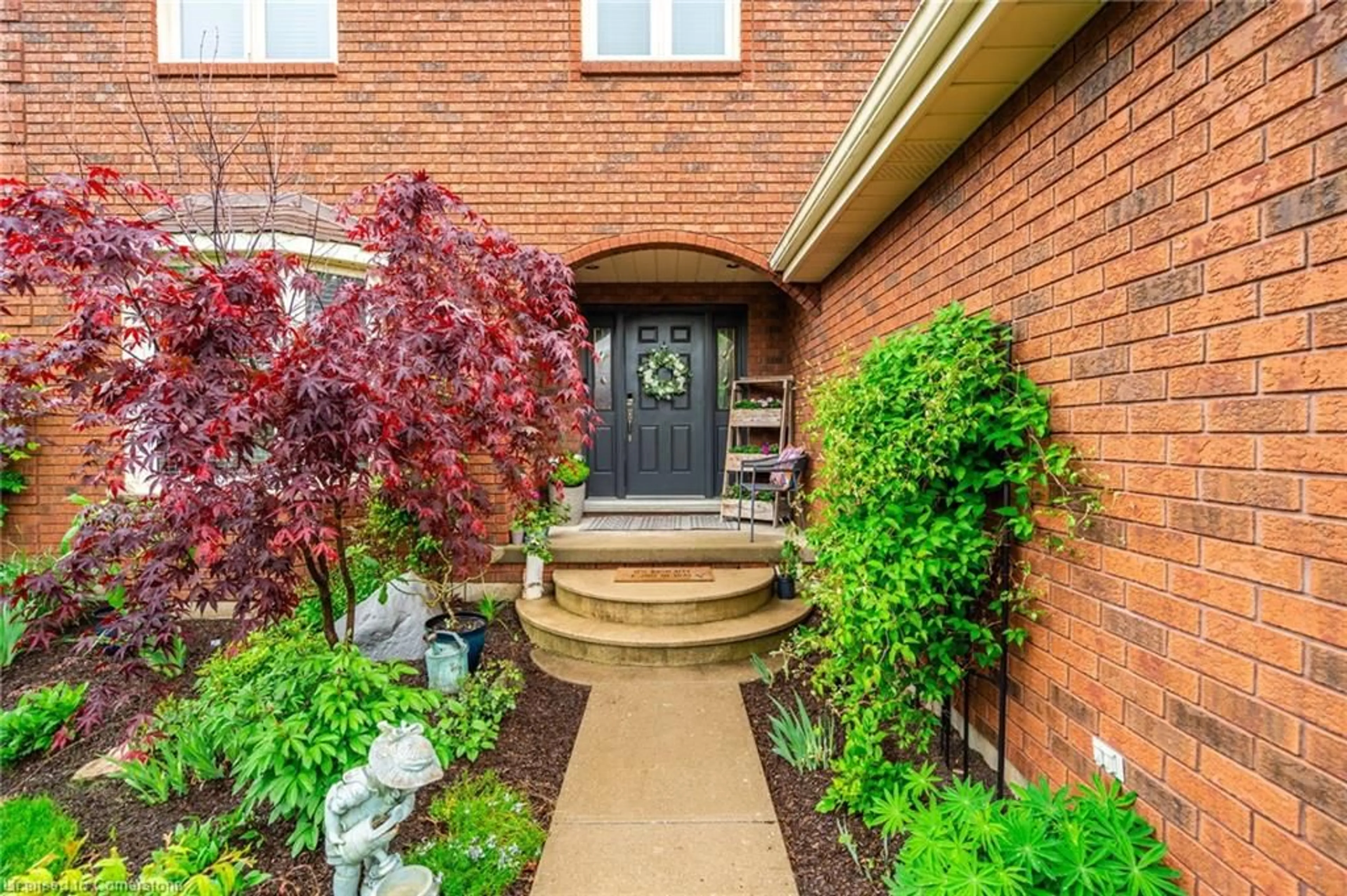 Home with brick exterior material, street for 60 Lee Ave, Simcoe Ontario N3Y 5B2