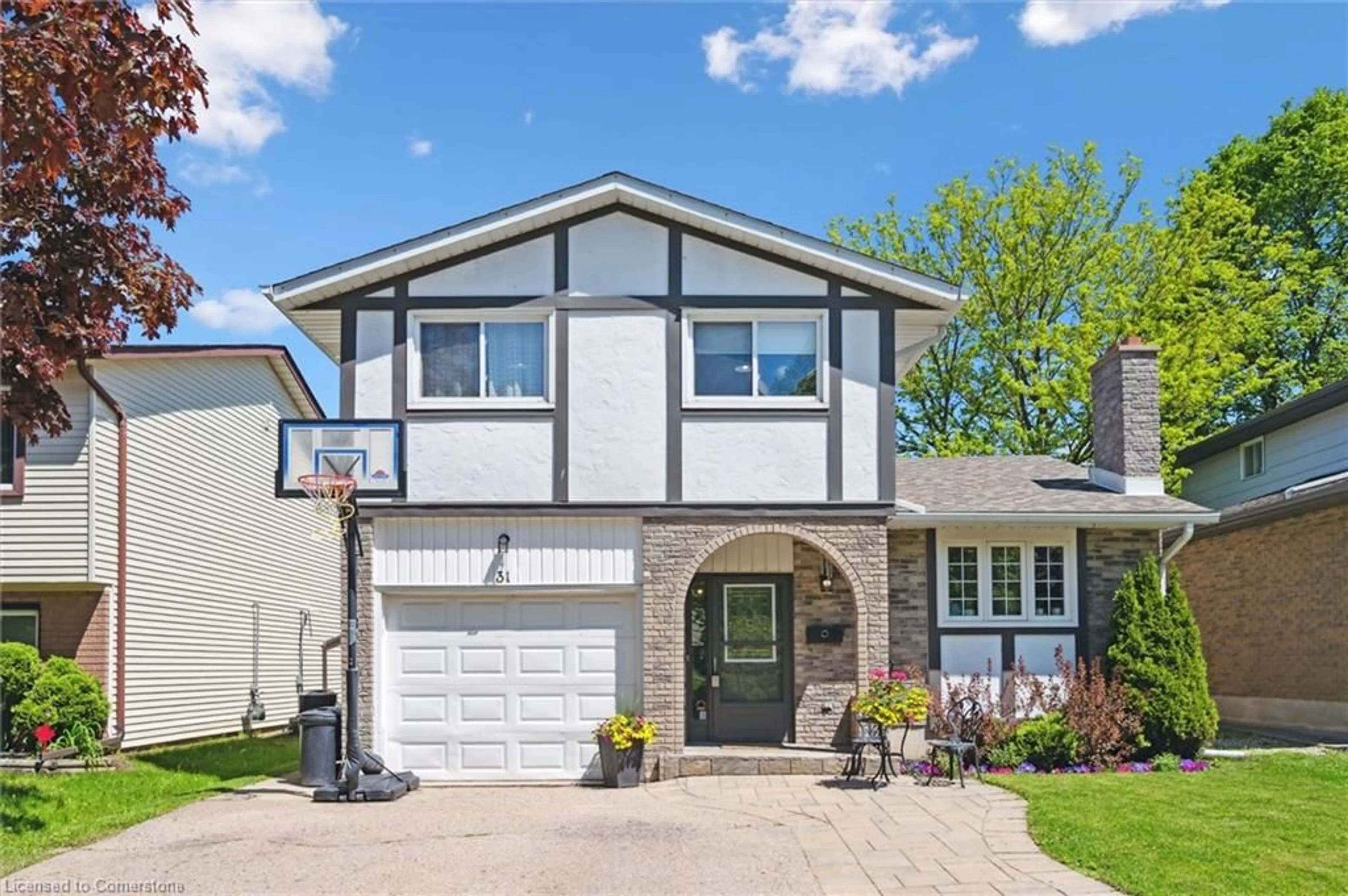 Home with brick exterior material, street for 31 Driftwood Pl, Kitchener Ontario N2N 1W3