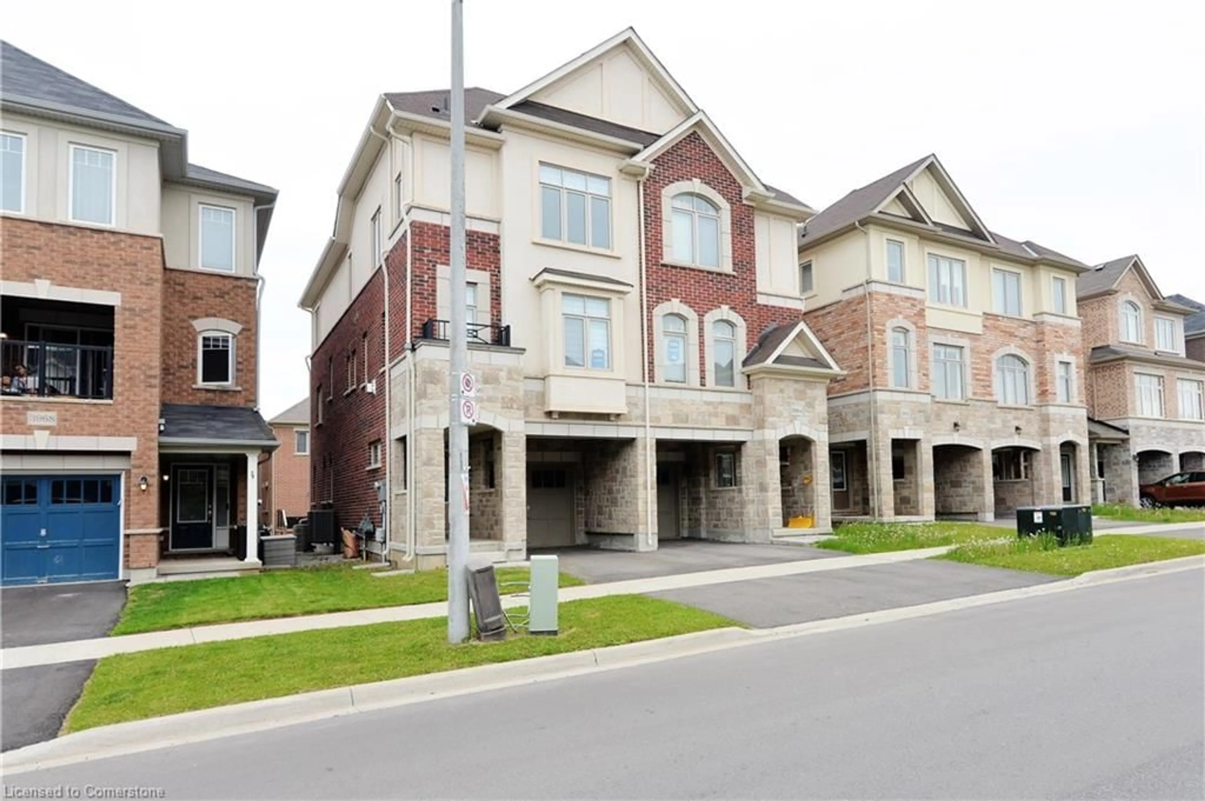 Home with brick exterior material, street for 3966 Thomas Alton Blvd, Burlington Ontario L7M 2A4