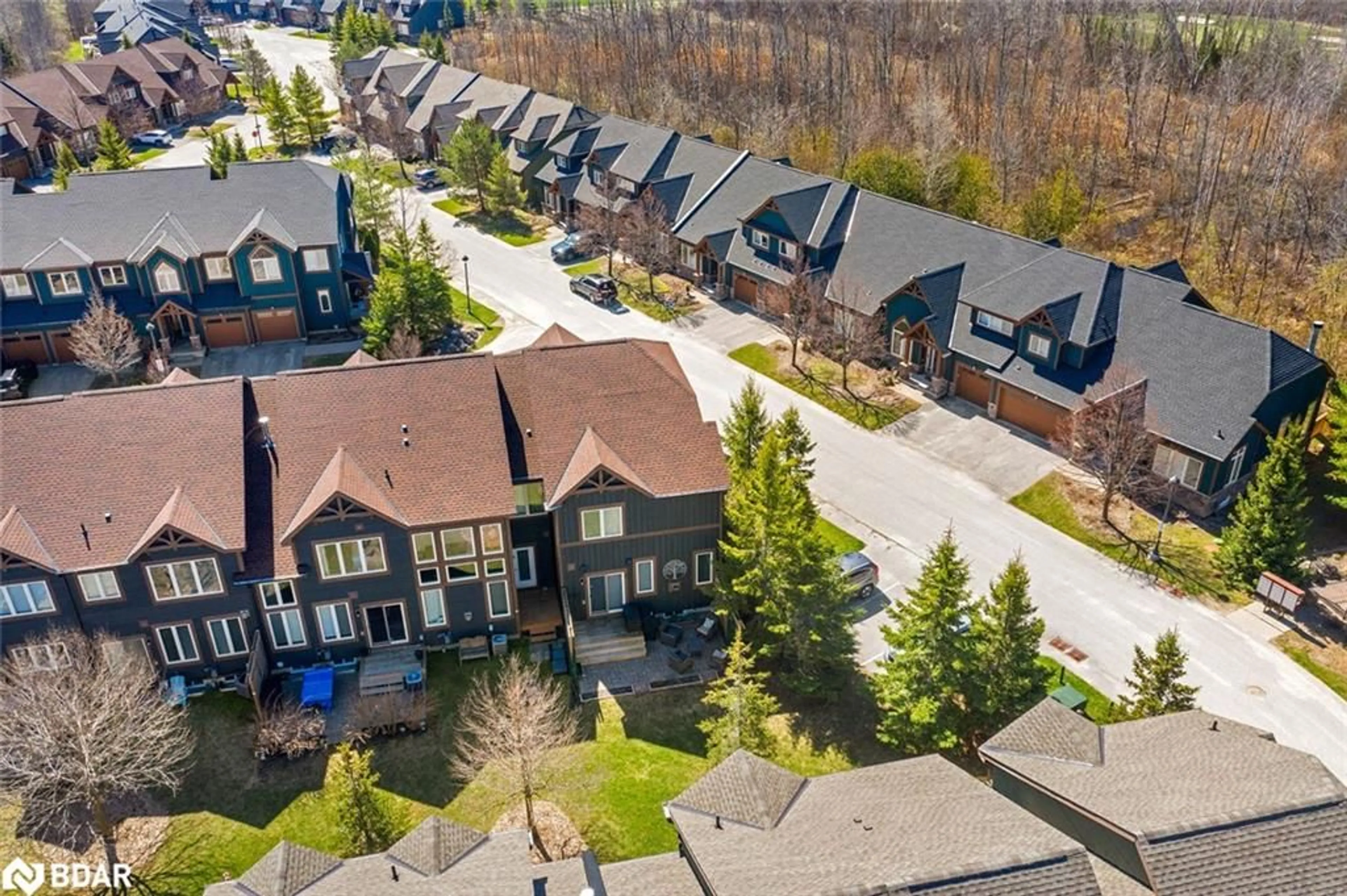 A pic from outside/outdoor area/front of a property/back of a property/a pic from drone, street for 20 Wildrose Trail #42, Collingwood Ontario L9Y 0J4