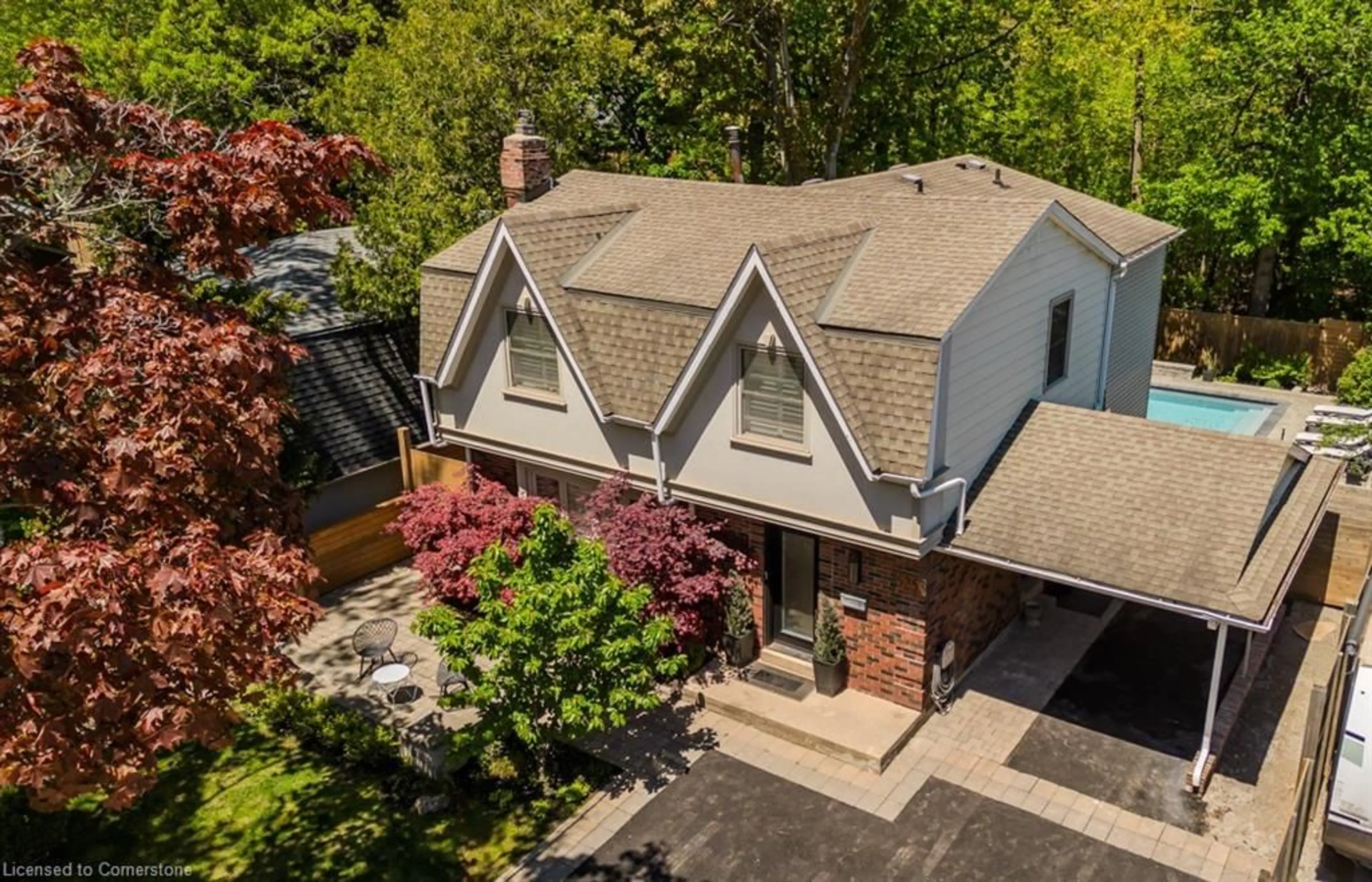 A pic from outside/outdoor area/front of a property/back of a property/a pic from drone, street for 5253 Bromley Rd, Burlington Ontario L7L 3G1