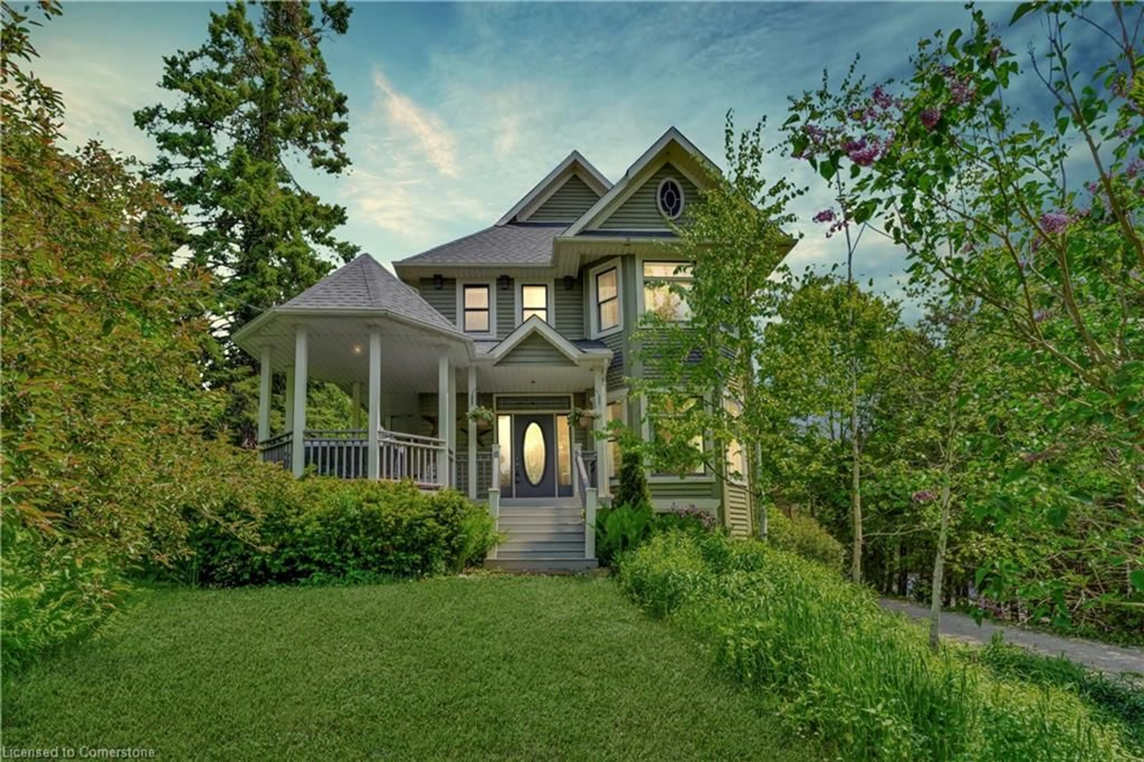 Home with vinyl exterior material, unknown for 385 Geddes St St, Elora Ontario N0B 1S0