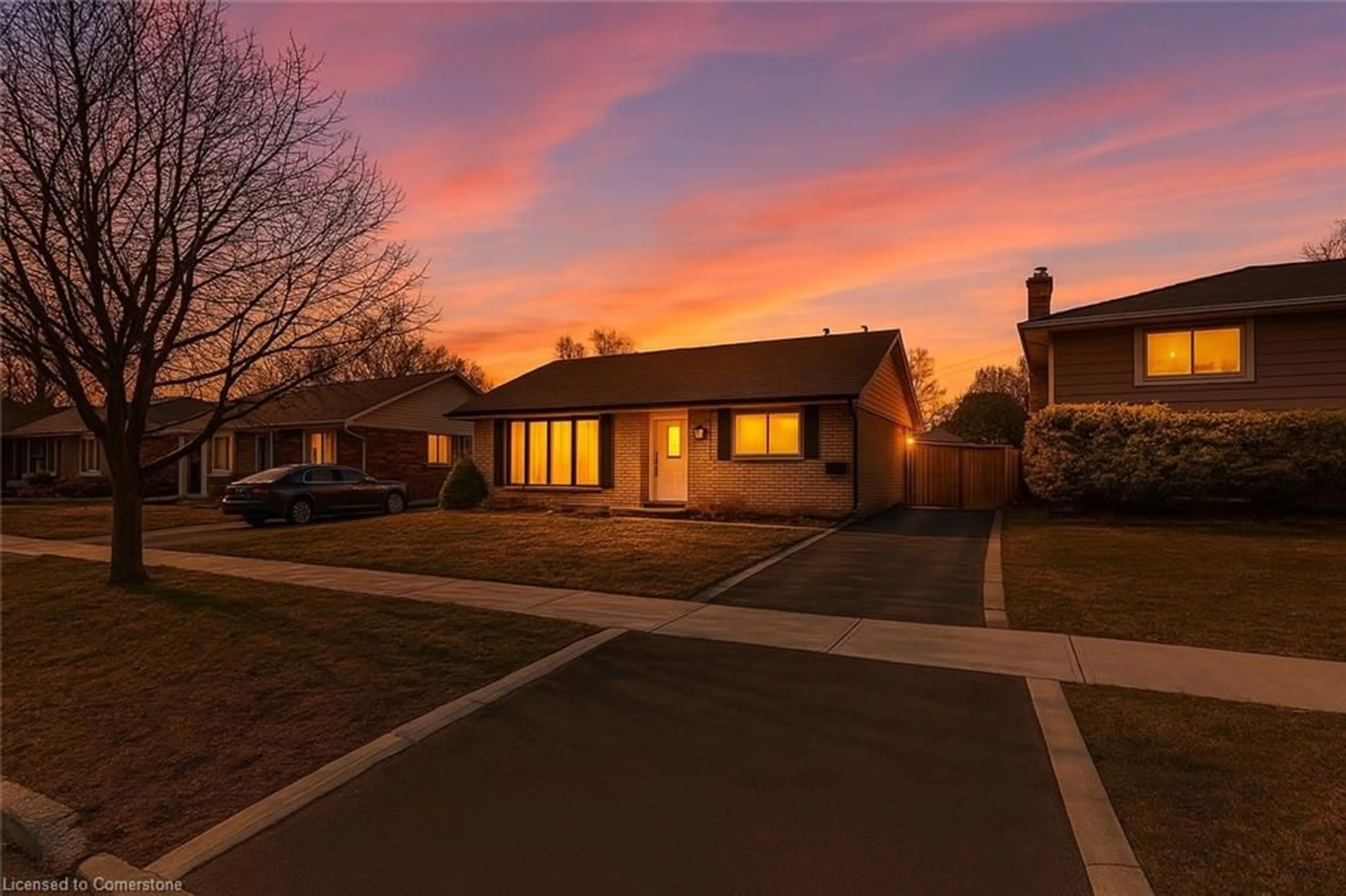 Home with brick exterior material, street for 608 Thornwood Ave, Burlington Ontario L7N 3B8