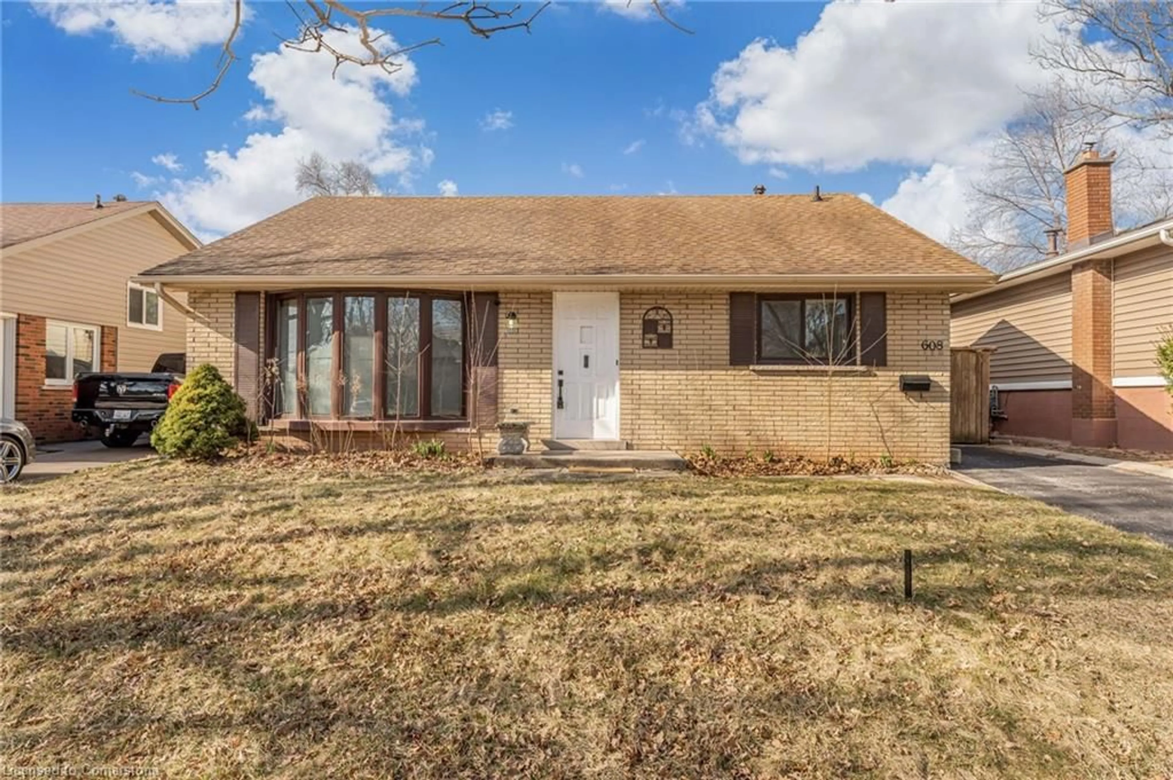 Home with brick exterior material, street for 608 Thornwood Ave, Burlington Ontario L7N 3B8