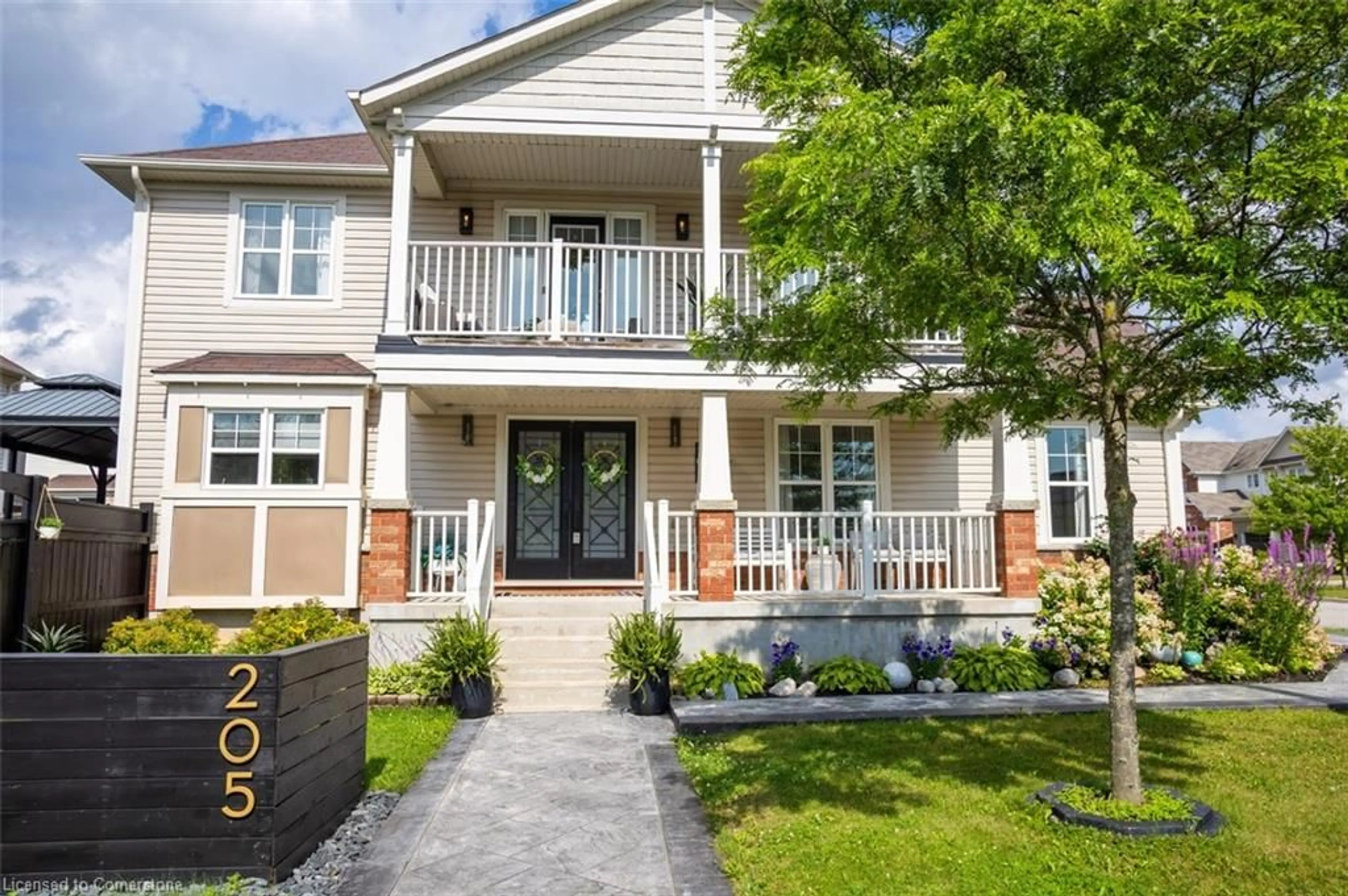 Home with vinyl exterior material, street for 205 Holland Cir, Cambridge Ontario N3C 0E1