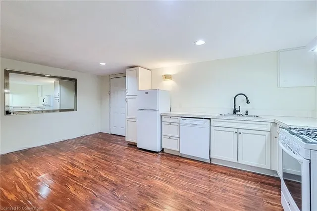 Additional image 21 of 35 Cloke Crt