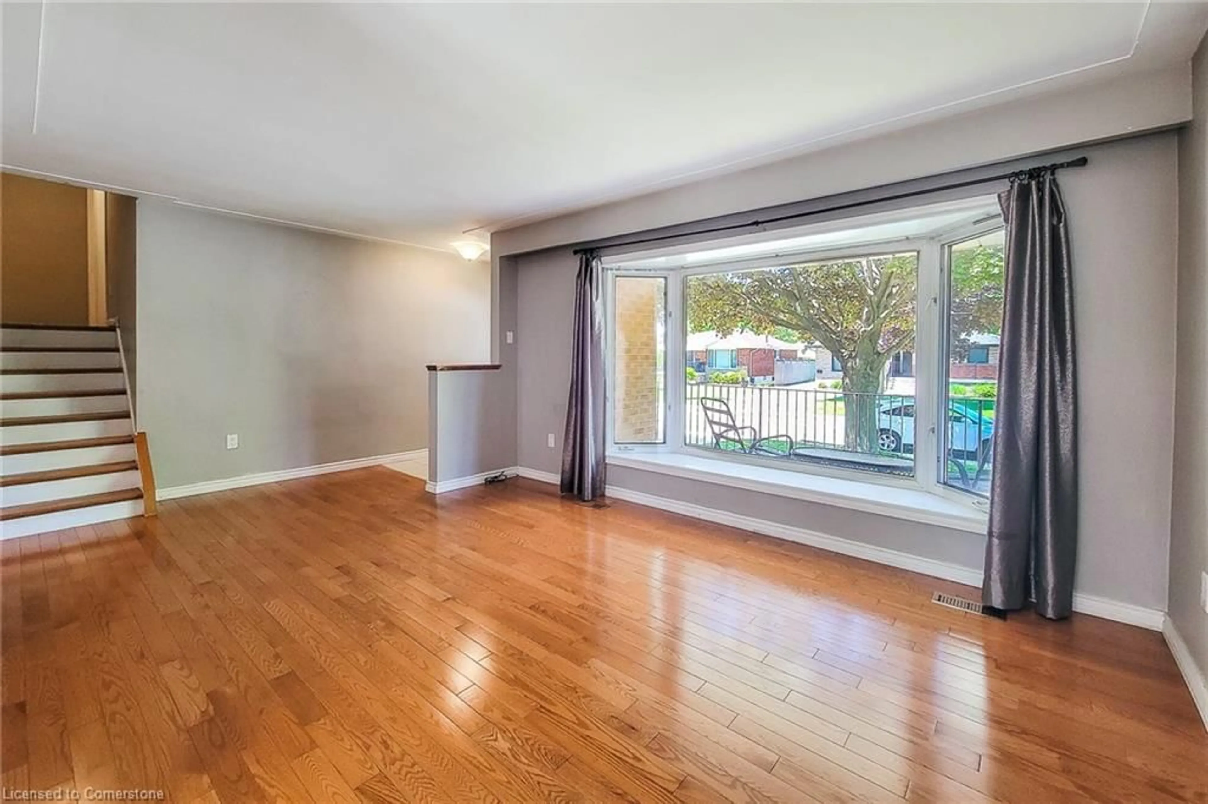 A pic of a room for 35 Cloke Crt, Hamilton Ontario L8T 1N4
