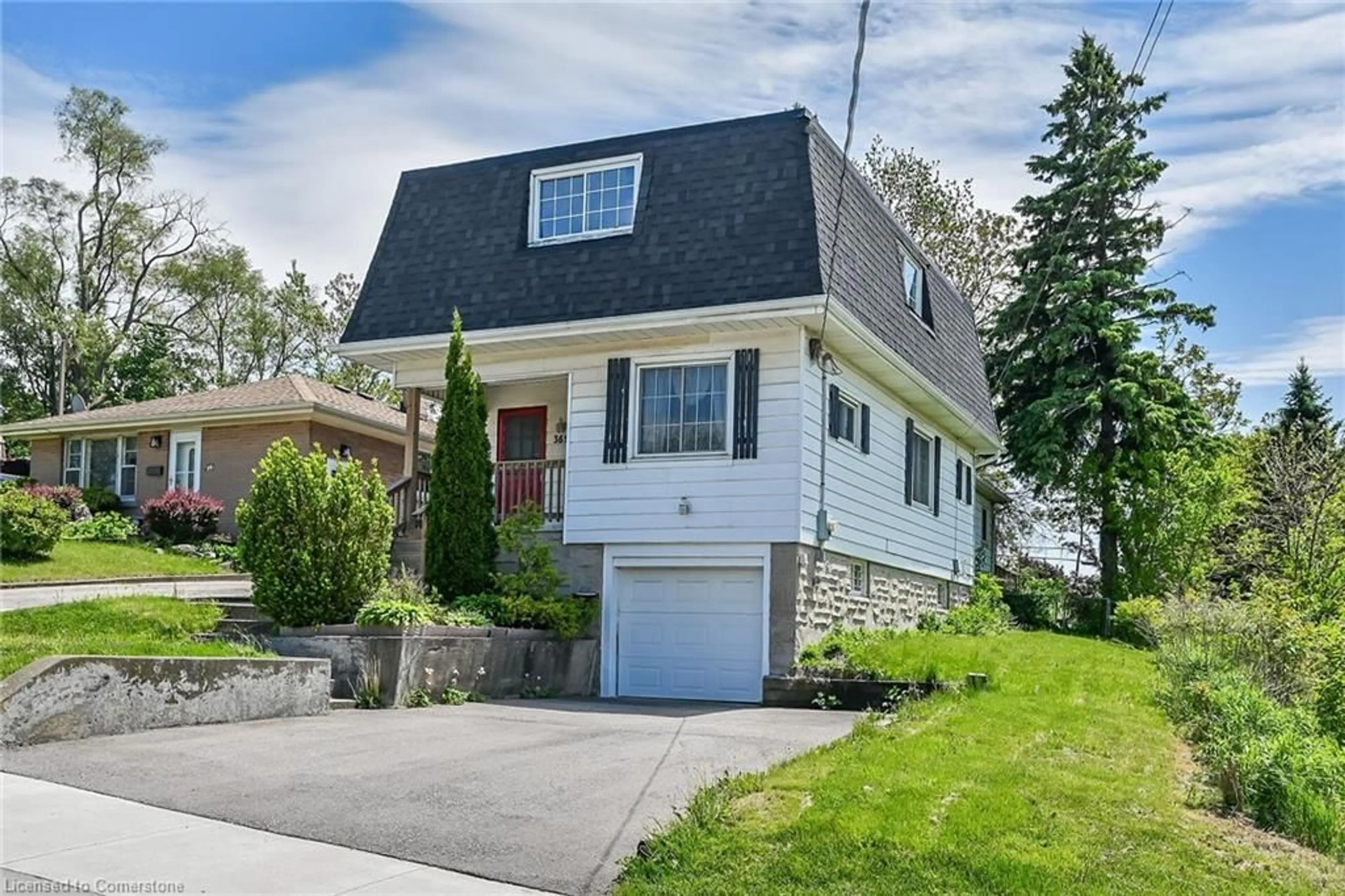 Home with vinyl exterior material, street for 369 Chatham St, Brantford Ontario N3S 4J2