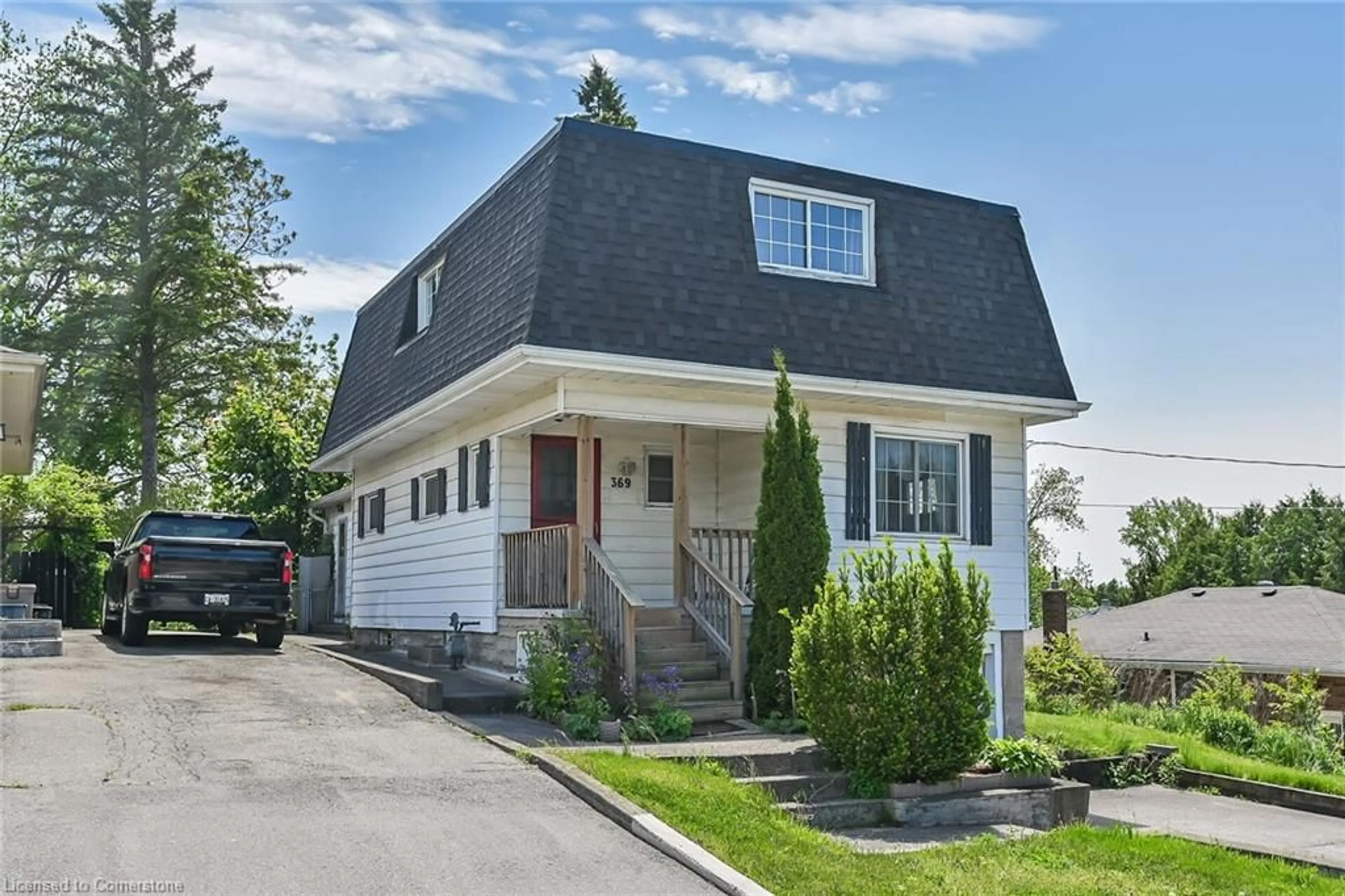 Home with vinyl exterior material, street for 369 Chatham St, Brantford Ontario N3S 4J2
