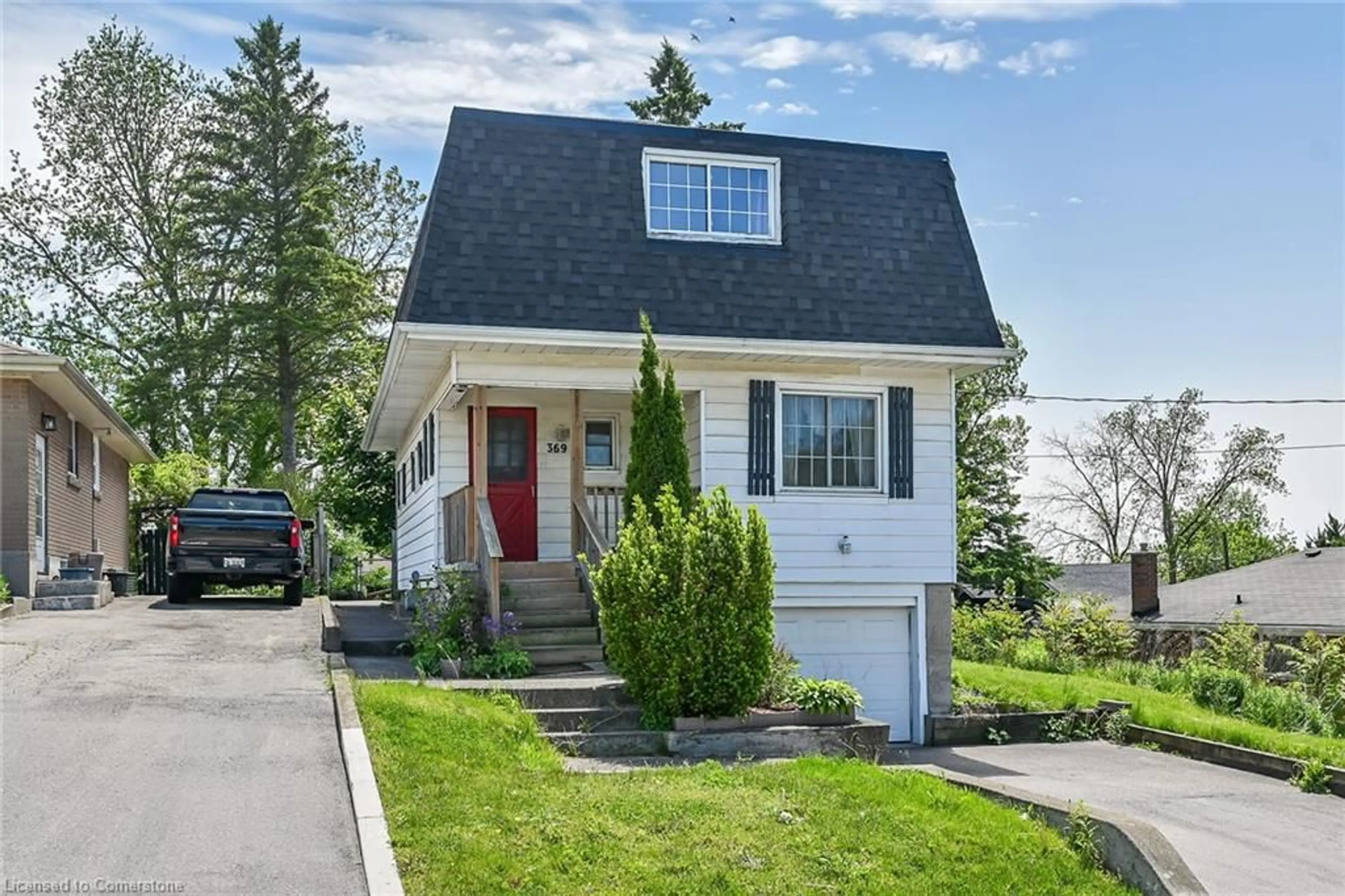 Home with vinyl exterior material, street for 369 Chatham St, Brantford Ontario N3S 4J2