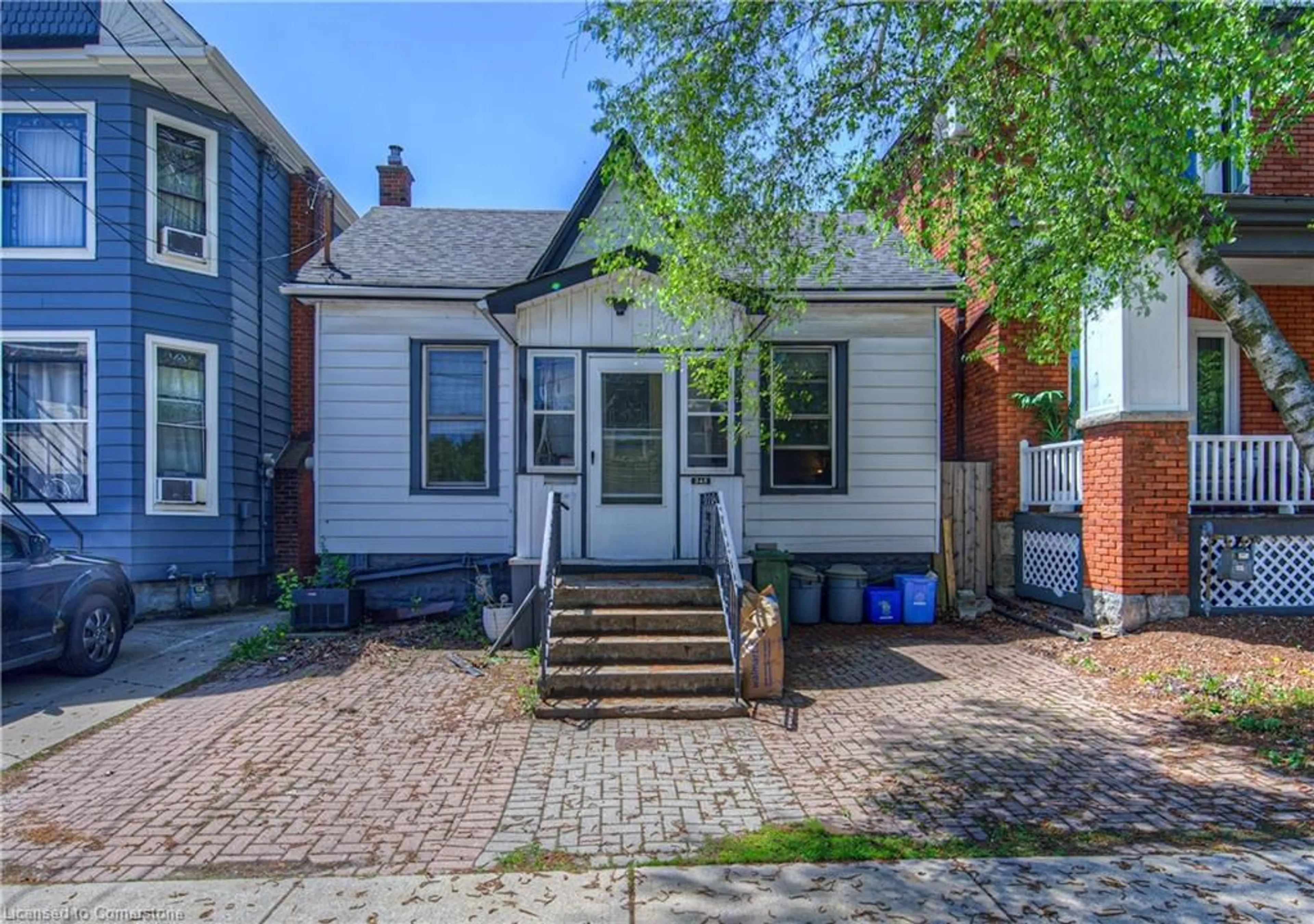 Home with brick exterior material, street for 345 Hunter St, Hamilton Ontario L8P 1S6