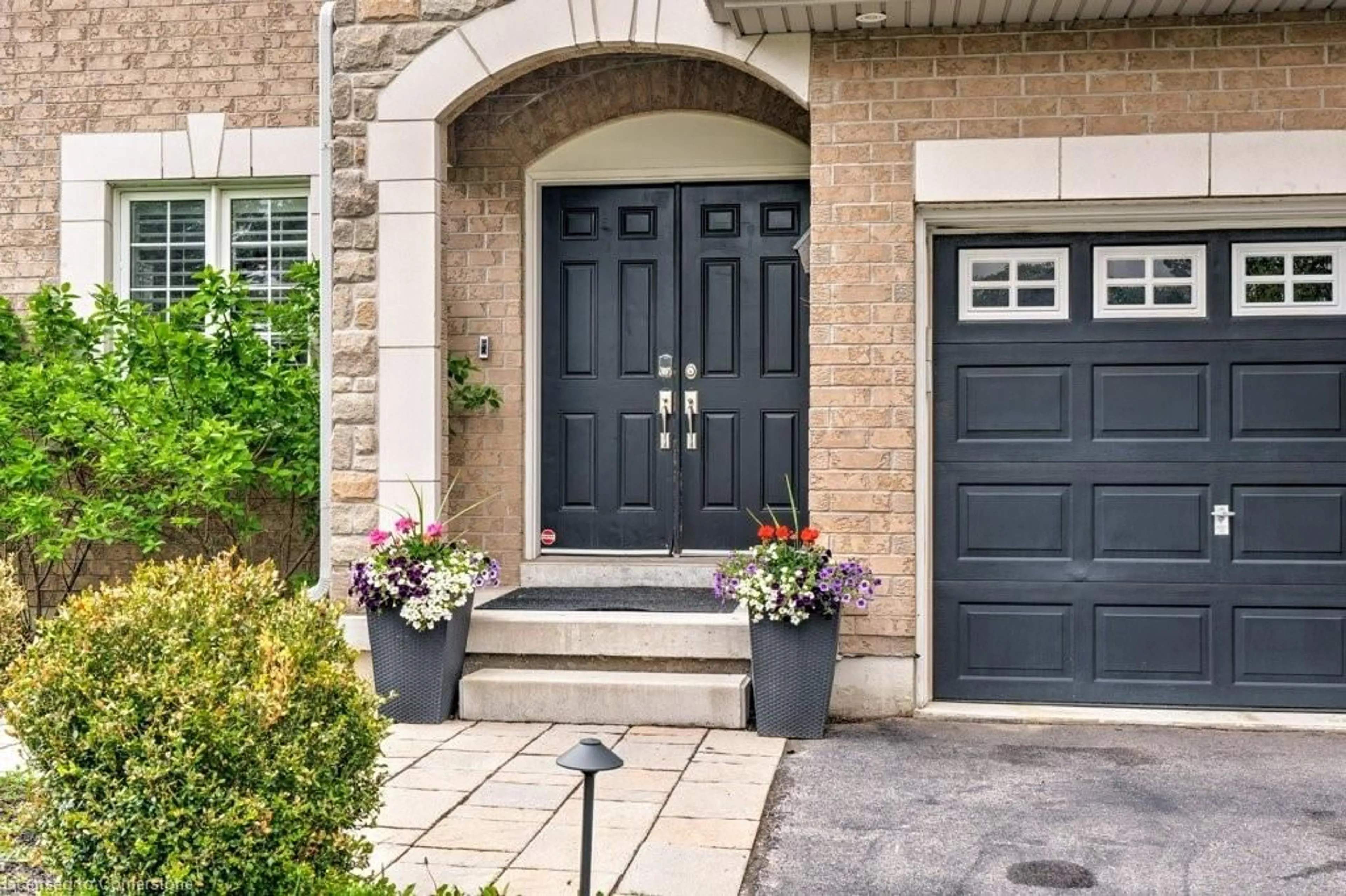 Indoor entryway for 23 Matthew St, Hamilton Ontario L9C 7S2