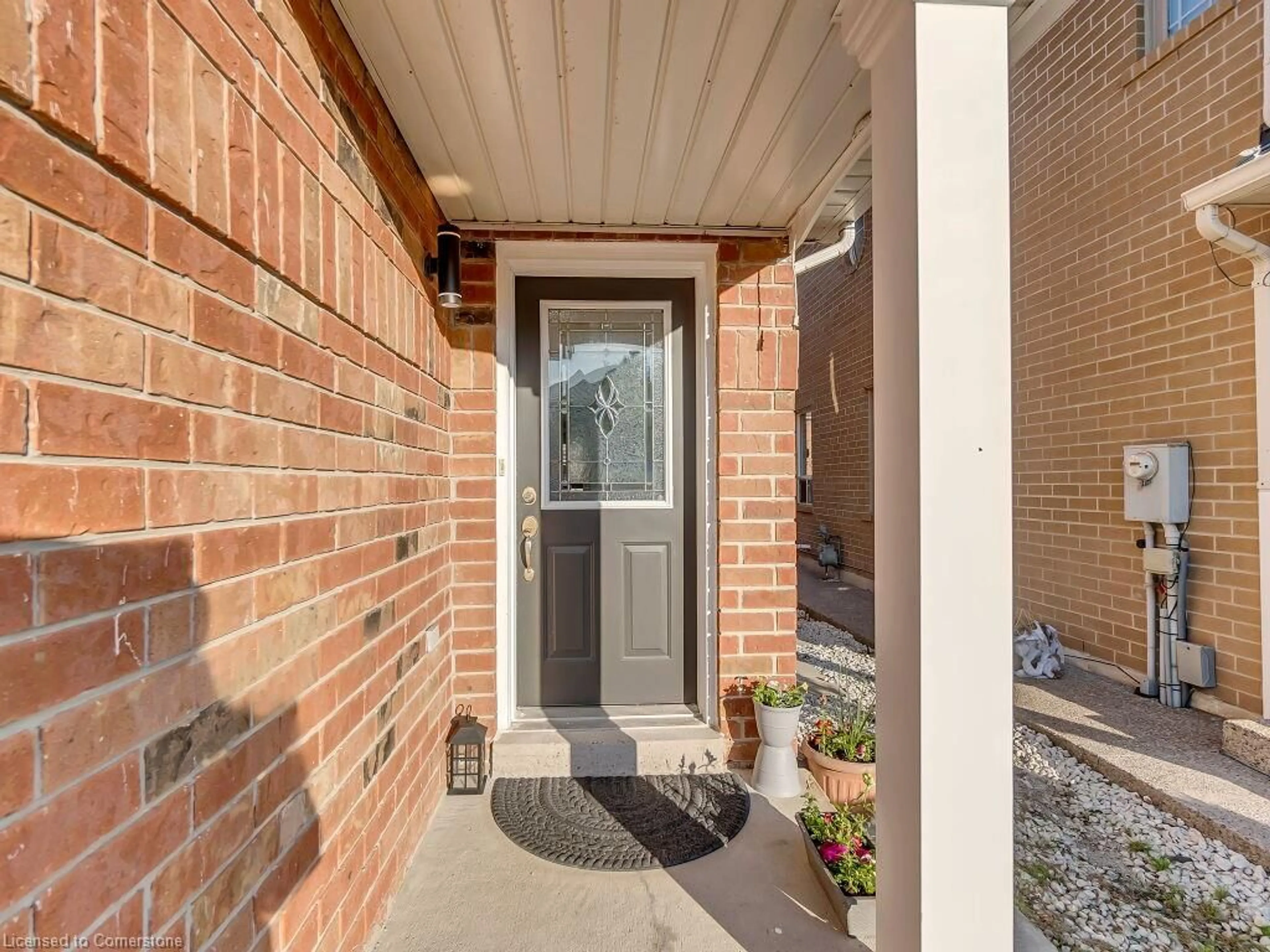Indoor entryway for 1270 Newell St, Milton Ontario L9T 6C2