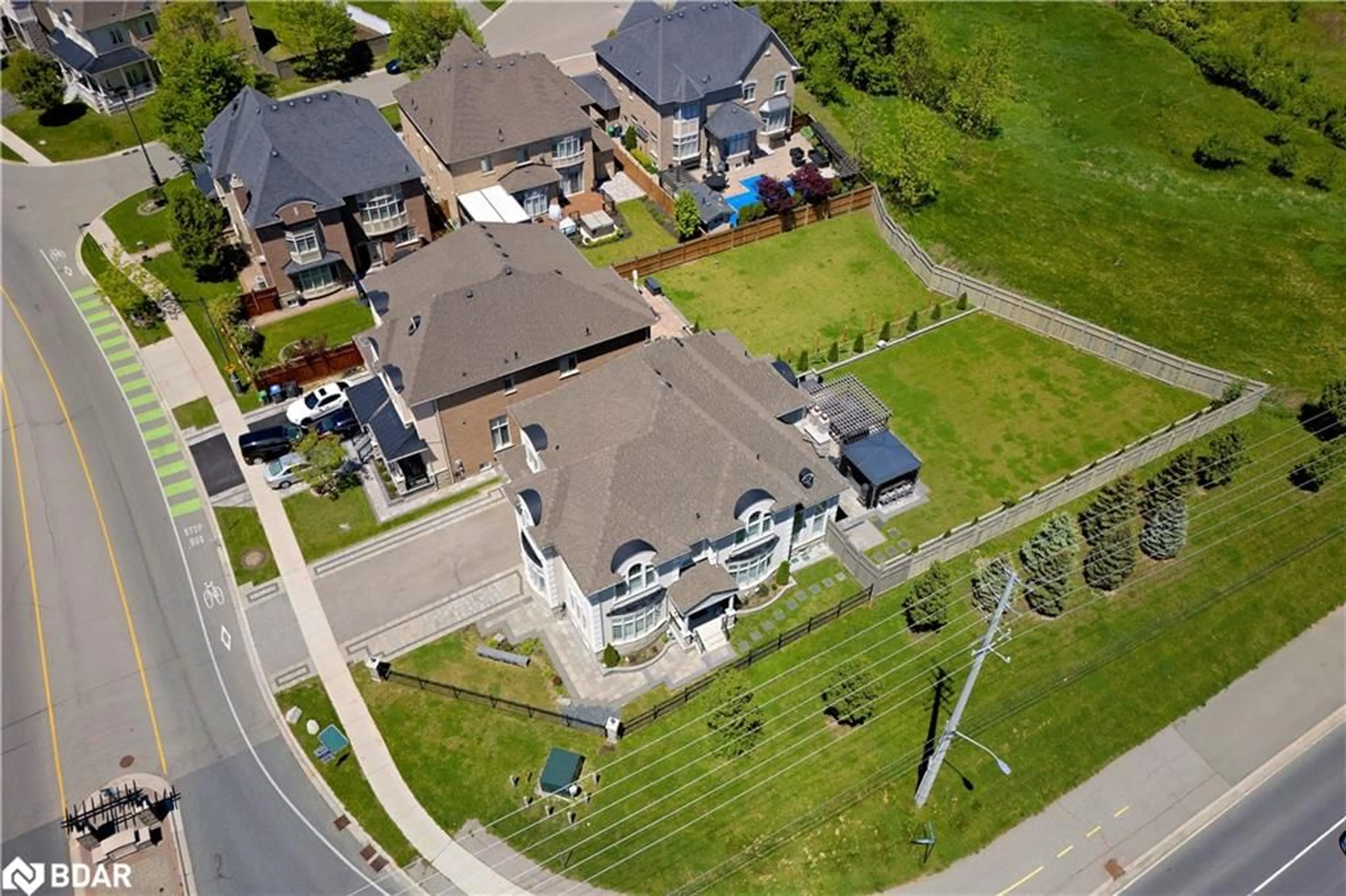 A pic from outside/outdoor area/front of a property/back of a property/a pic from drone, street for 1 Royal West Drive Dr, Brampton Ontario L6X 2X3