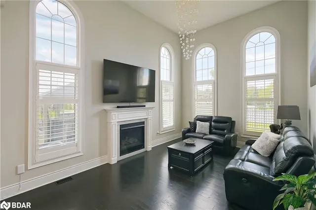 Additional property image - 1 Royal West Drive Dr