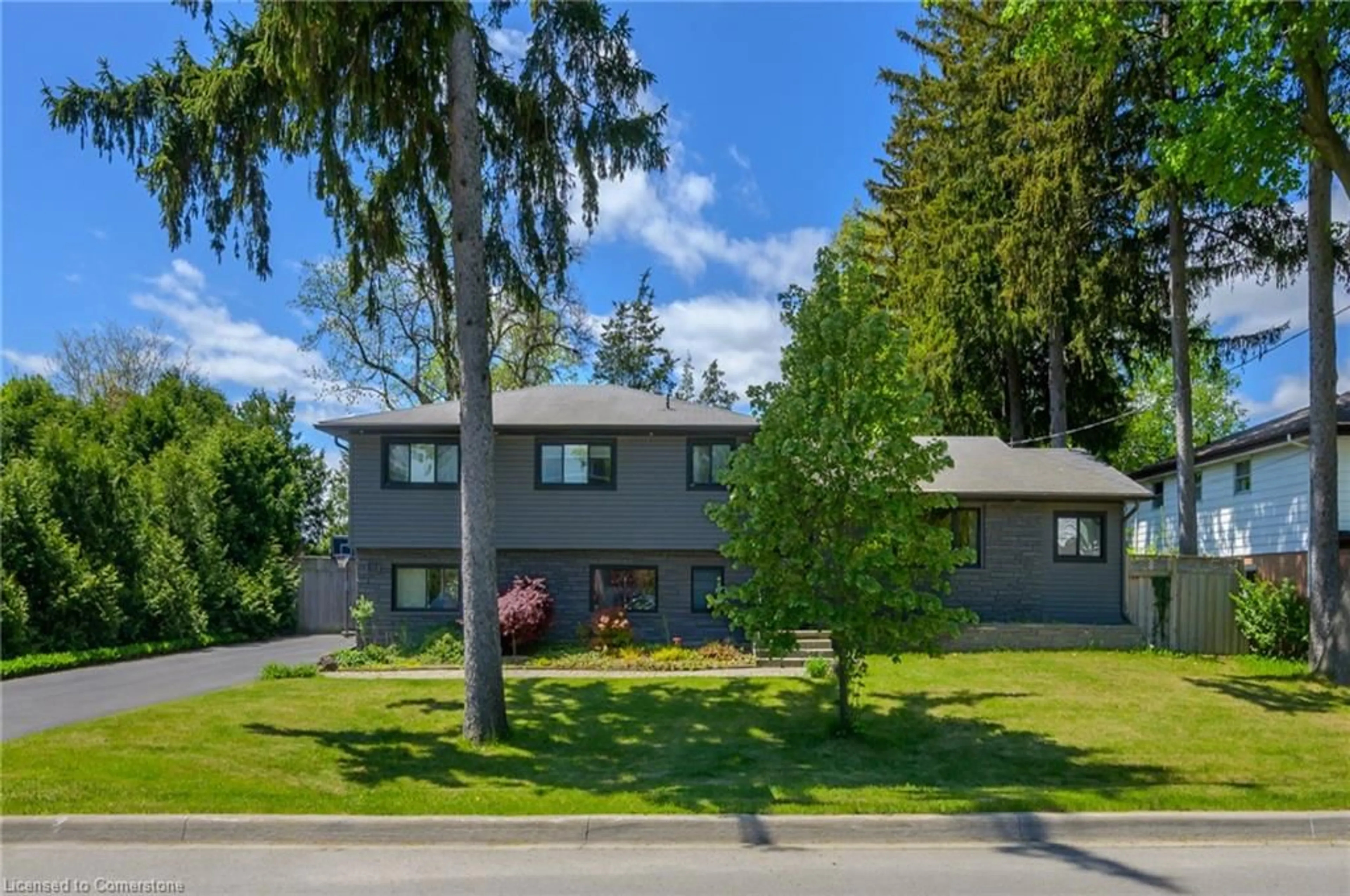 A pic from outside/outdoor area/front of a property/back of a property/a pic from drone, street for 614 Gayne Blvd, Burlington Ontario L7T 3V6