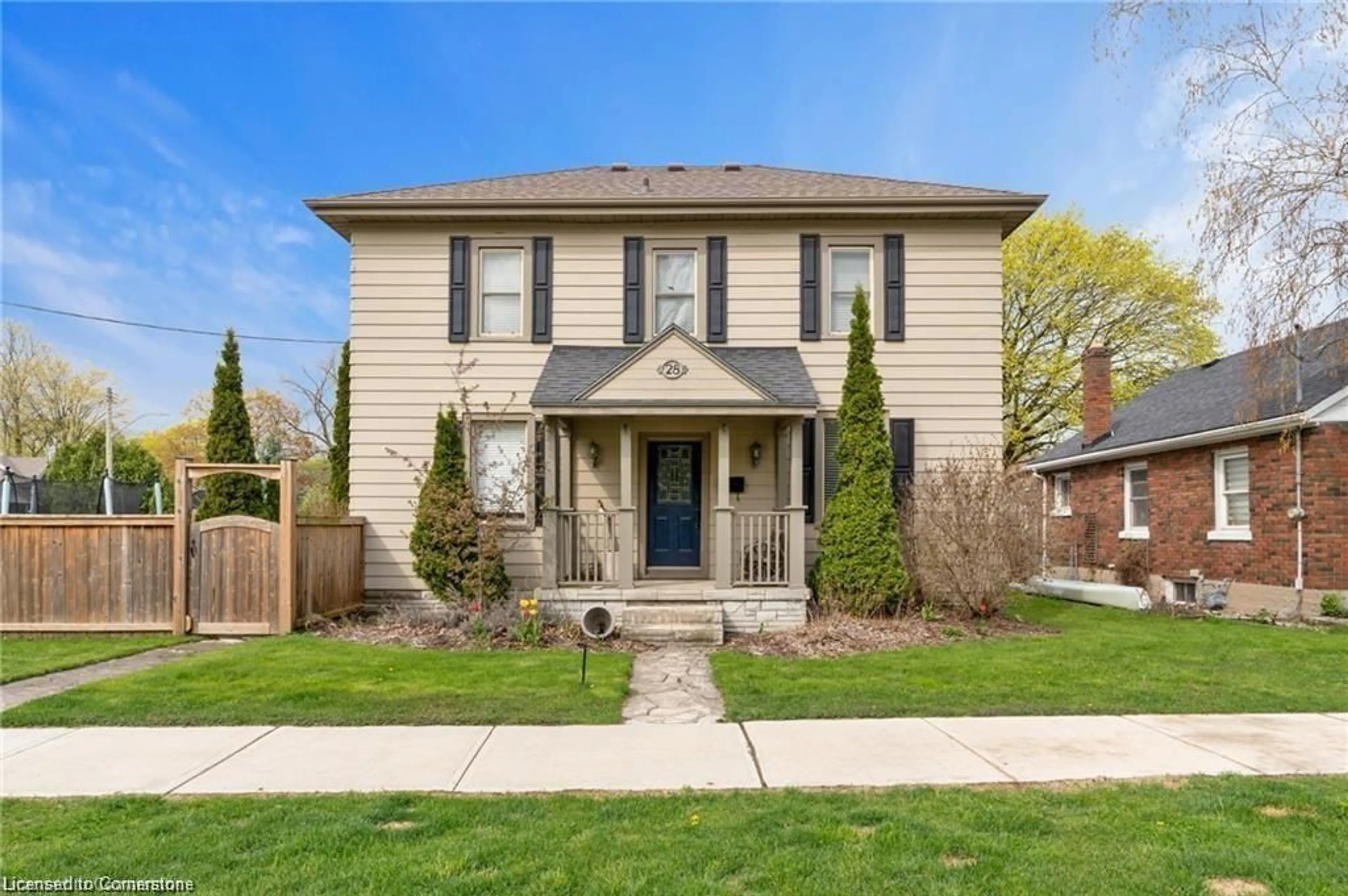 Home with brick exterior material, street for 28 Market St, Paris Ontario N3L 3A8