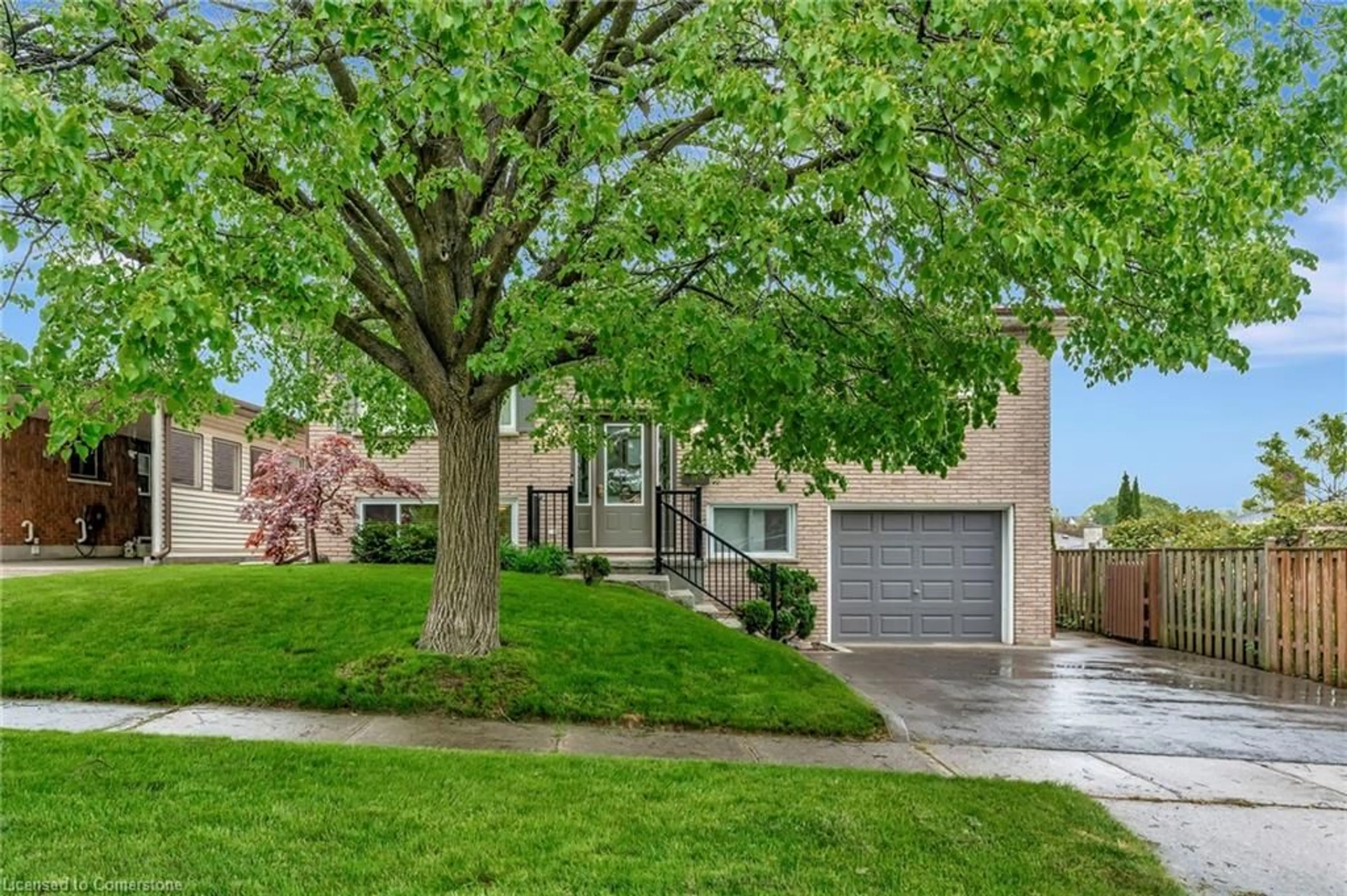 Home with brick exterior material, street for 25 Grenadier Rd, Cambridge Ontario N1R 6E8