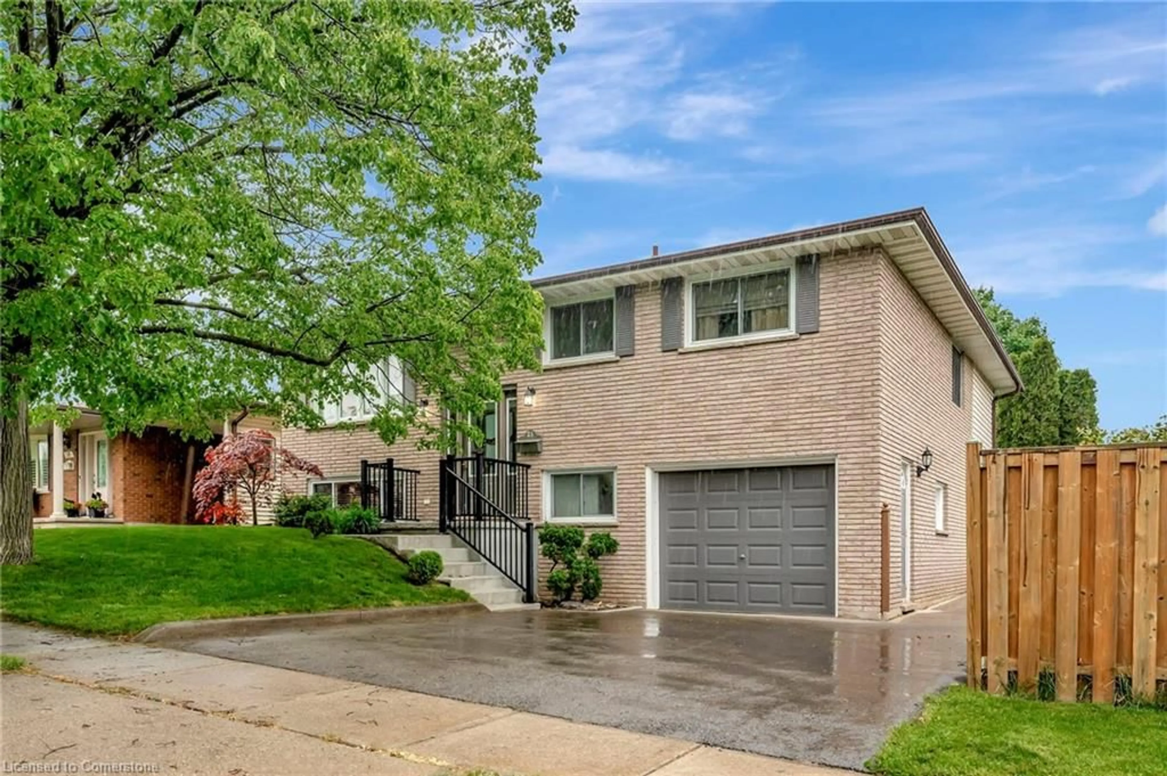 Home with brick exterior material, street for 25 Grenadier Rd, Cambridge Ontario N1R 6E8