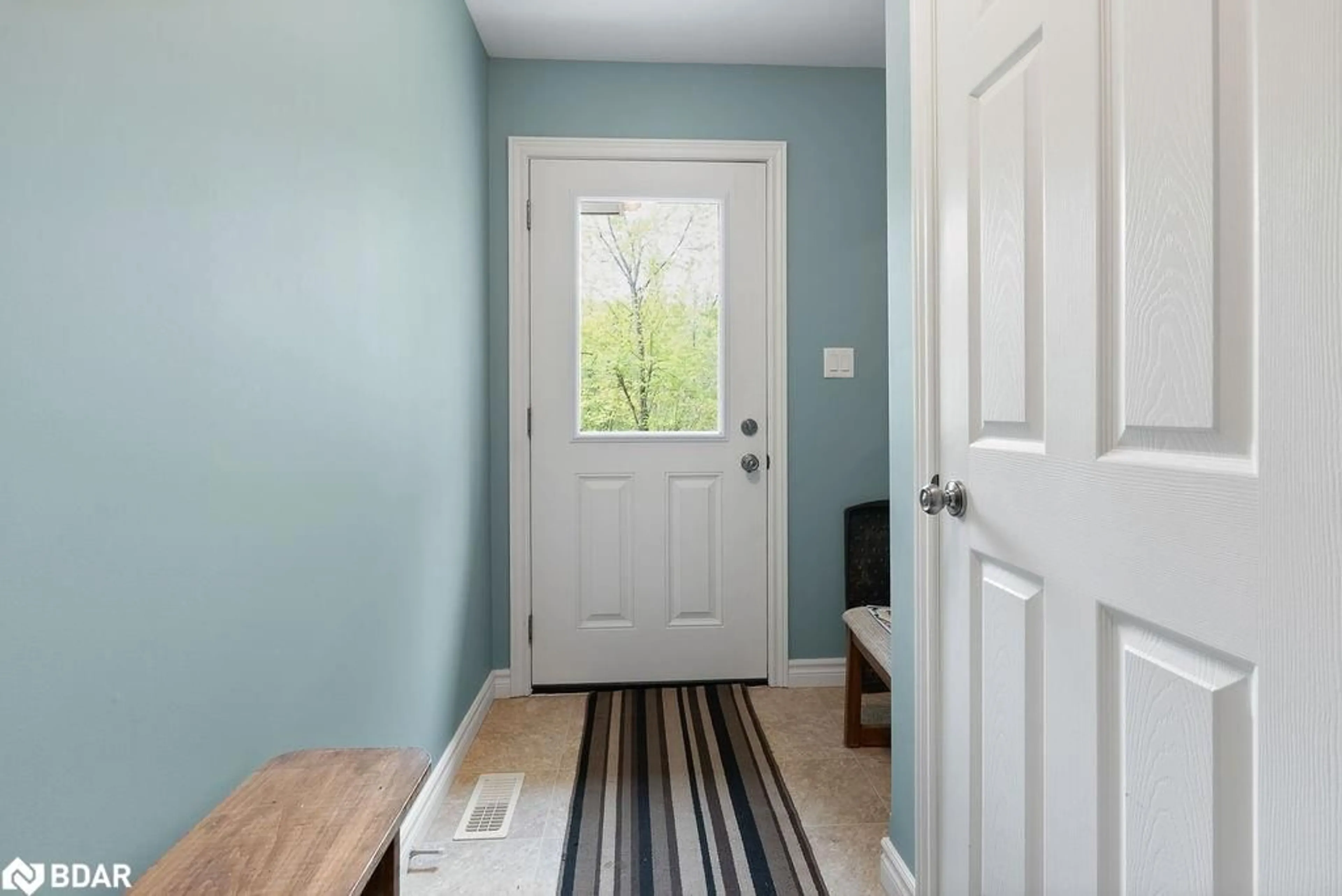 Indoor entryway for 17 Chester Lane, Kirkfield Ontario K0M 2B0