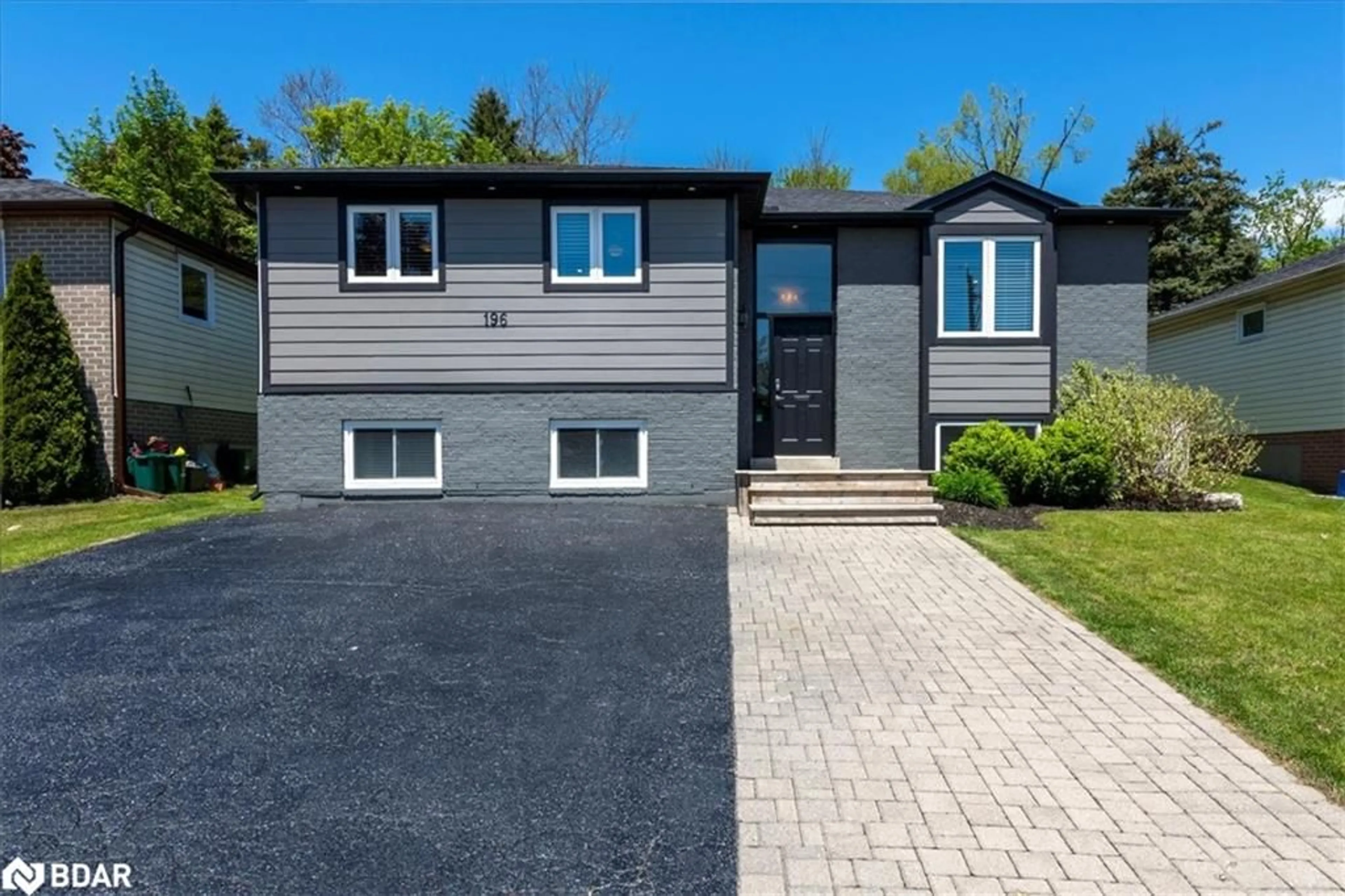 Home with vinyl exterior material, street for 196 Edgehill Dr, Barrie Ontario L4N 1M1