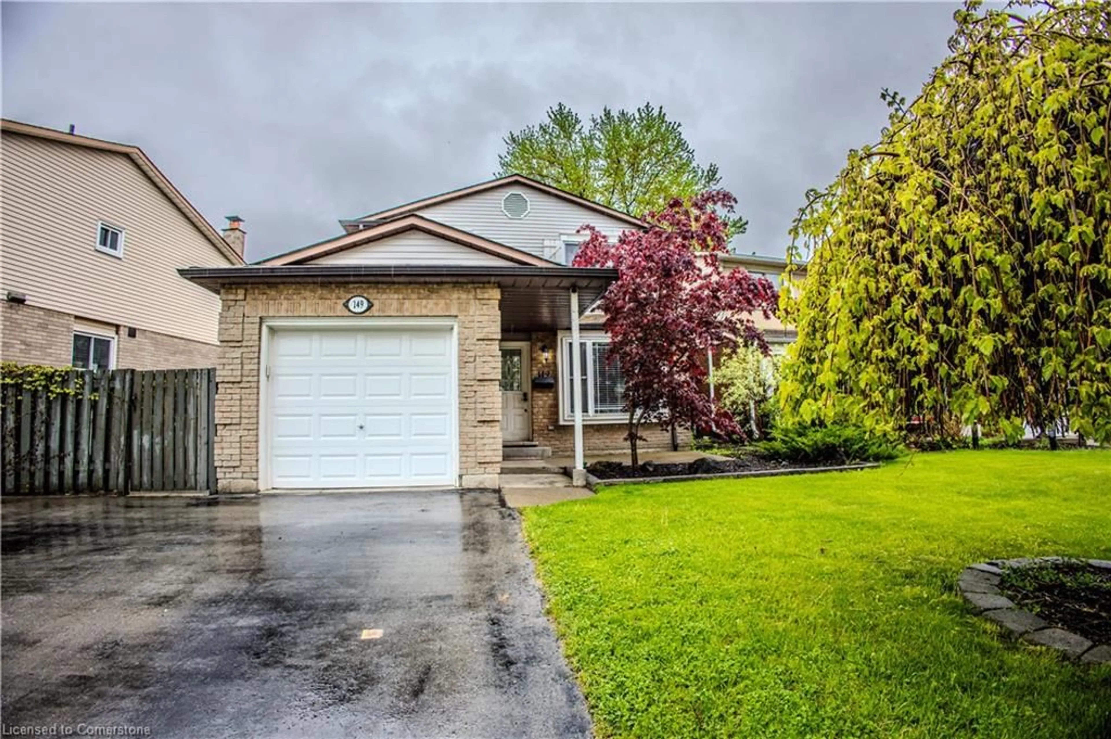 Home with brick exterior material, street for 149 Memorial Ave, Stoney Creek Ontario L8G 4C6