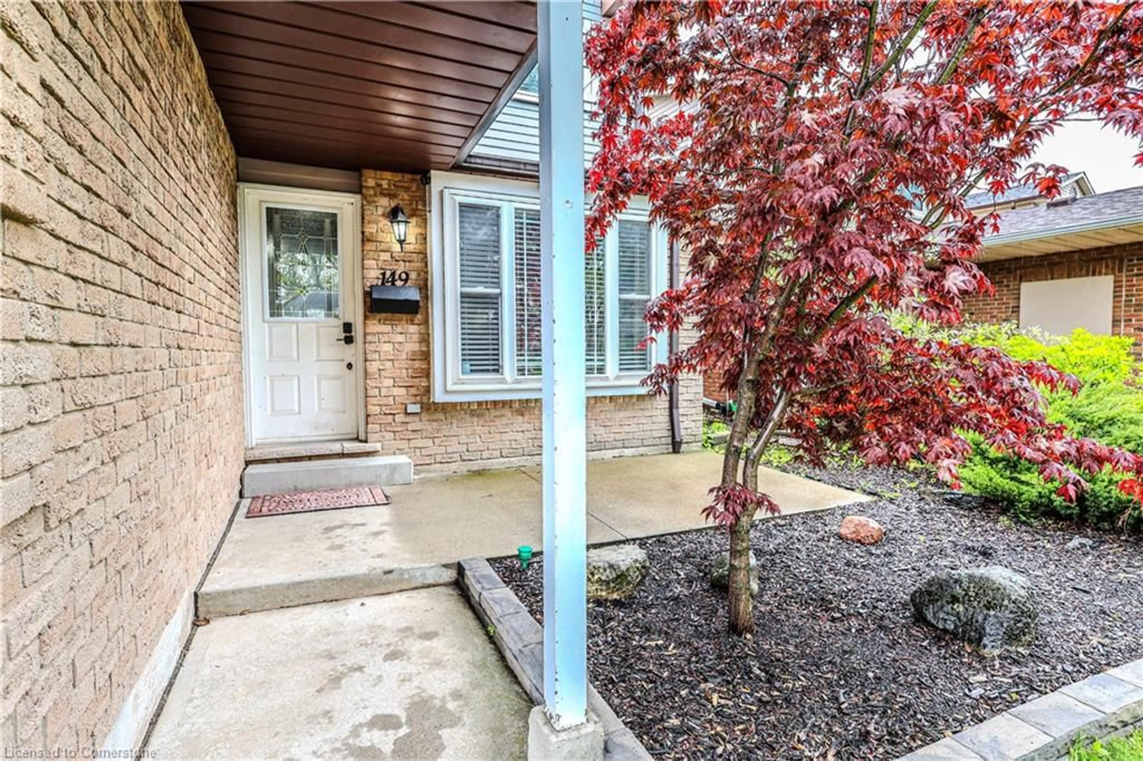 Indoor entryway for 149 Memorial Ave, Stoney Creek Ontario L8G 4C6