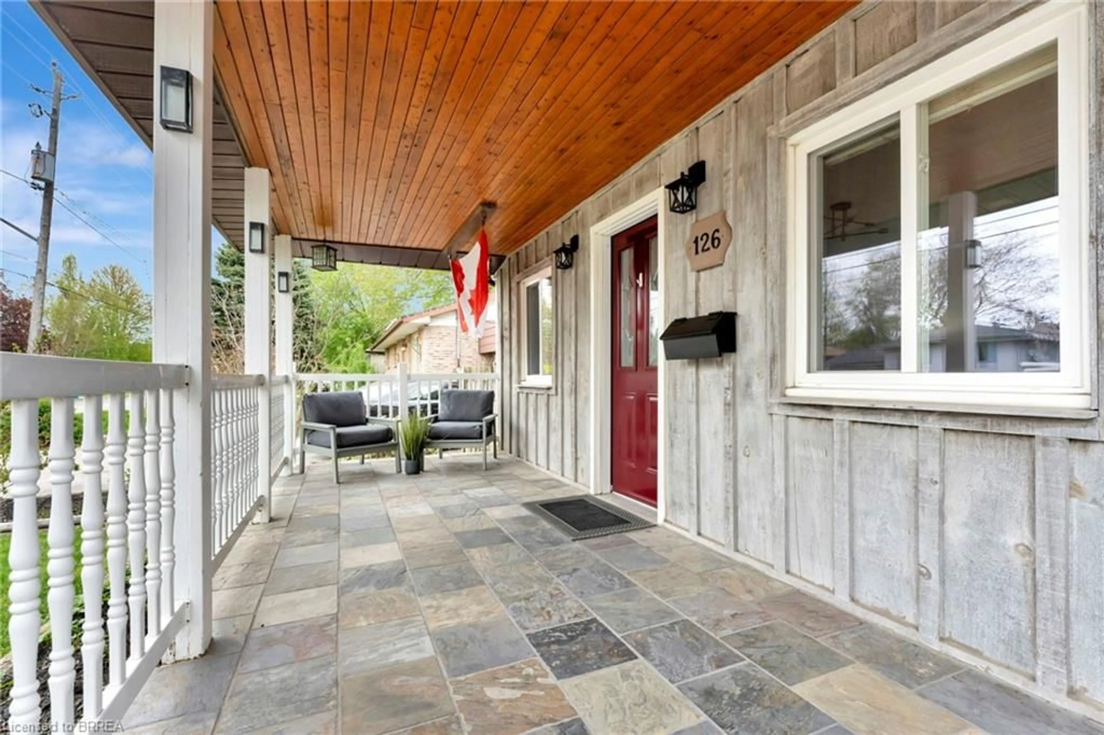 Patio, street for 126 Silver St, Paris Ontario N3L 1V4