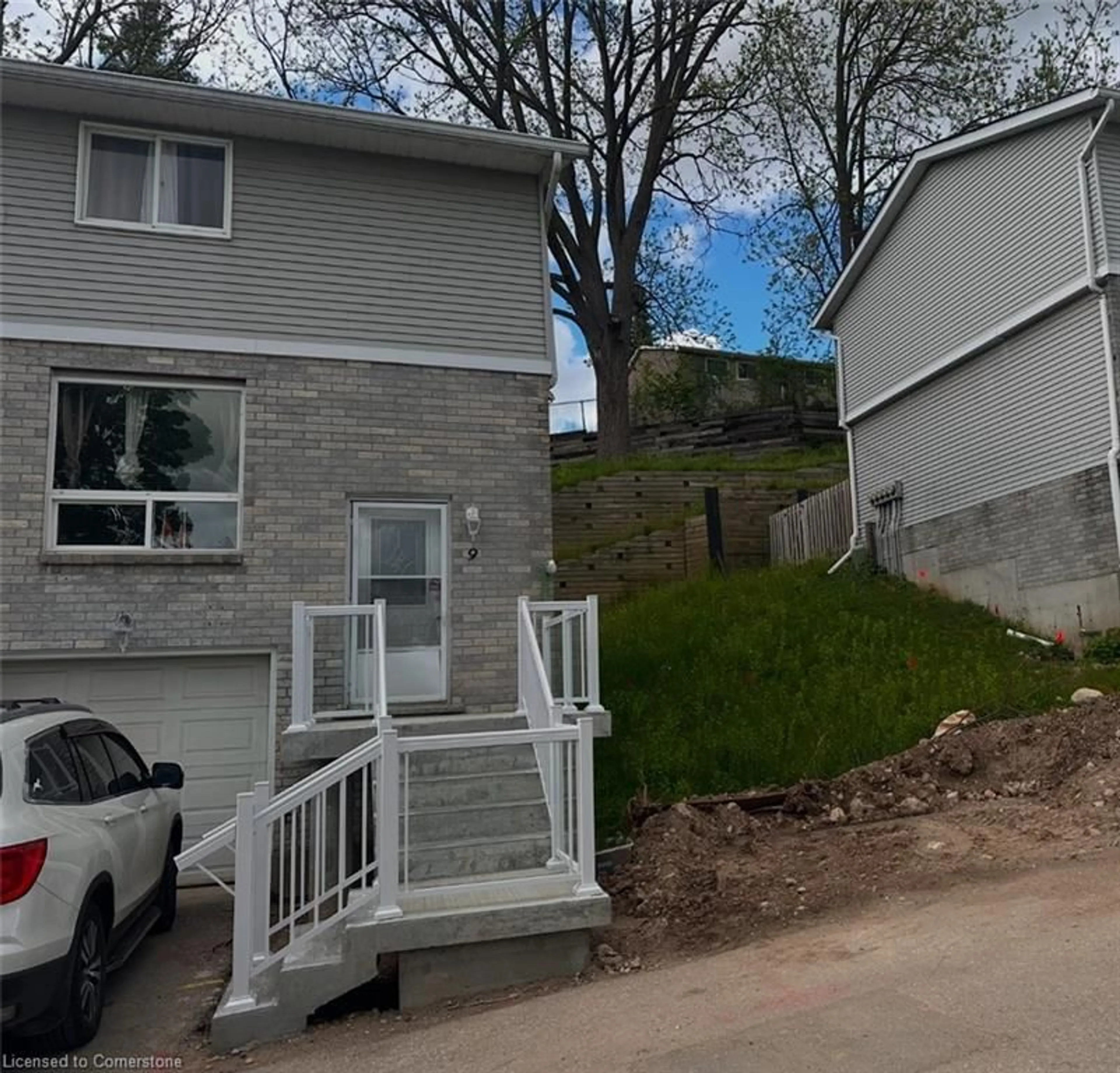 Unknown for 648 Doon Village Rd #9, Kitchener Ontario N2P 1A2