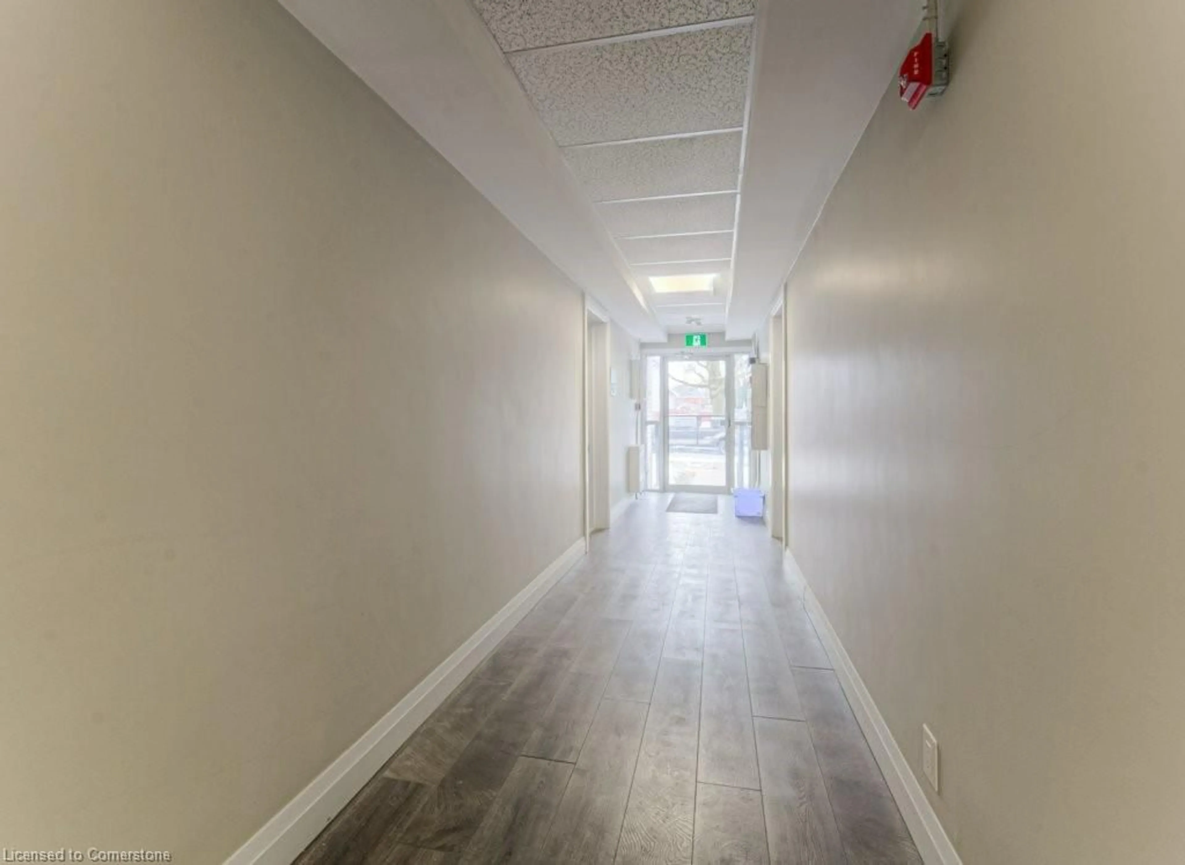 Indoor foyer for 415-435 Garden St, Cambridge Ontario N3H 4E1