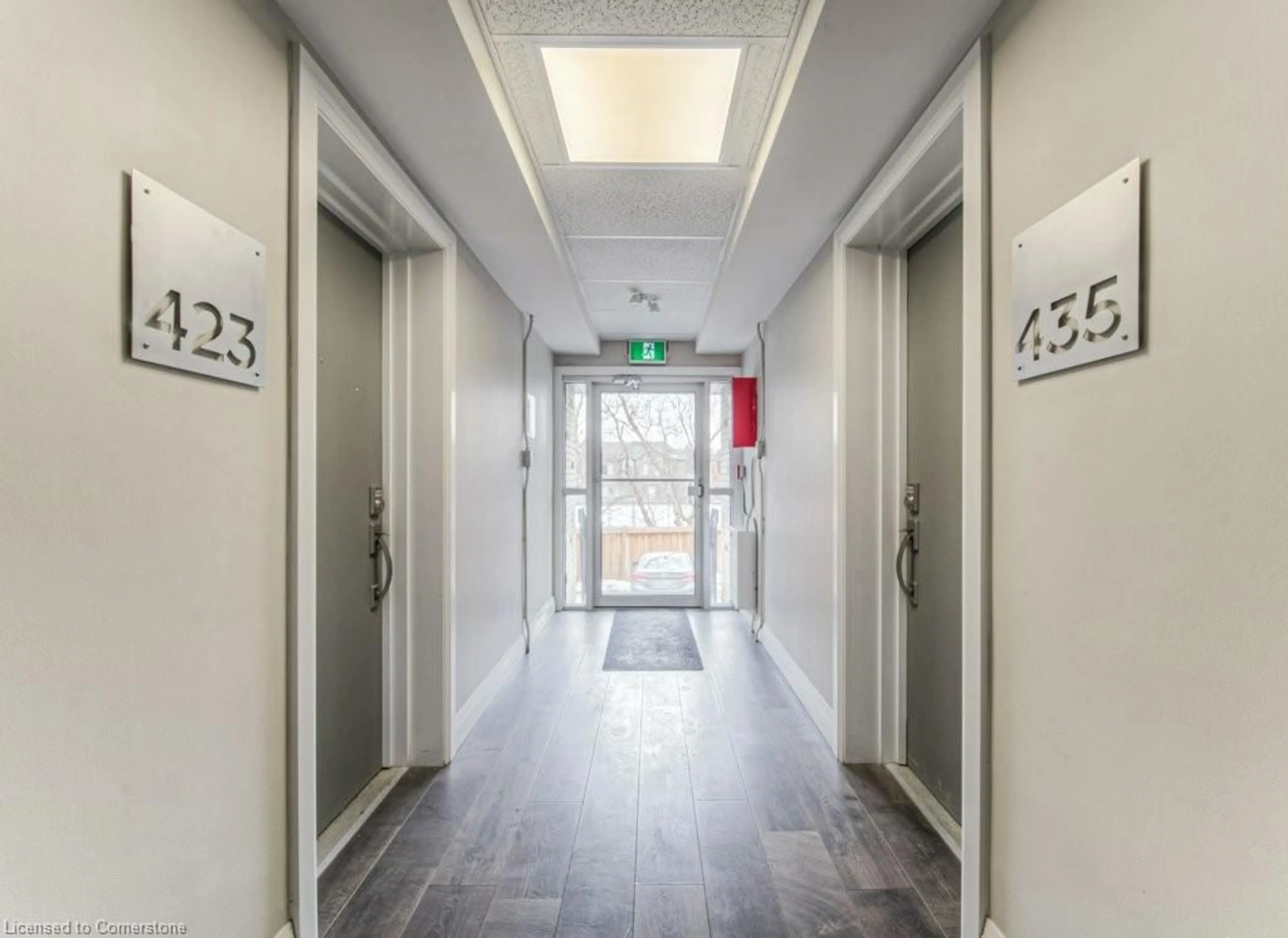Indoor foyer for 415-435 Garden St, Cambridge Ontario N3H 4E1