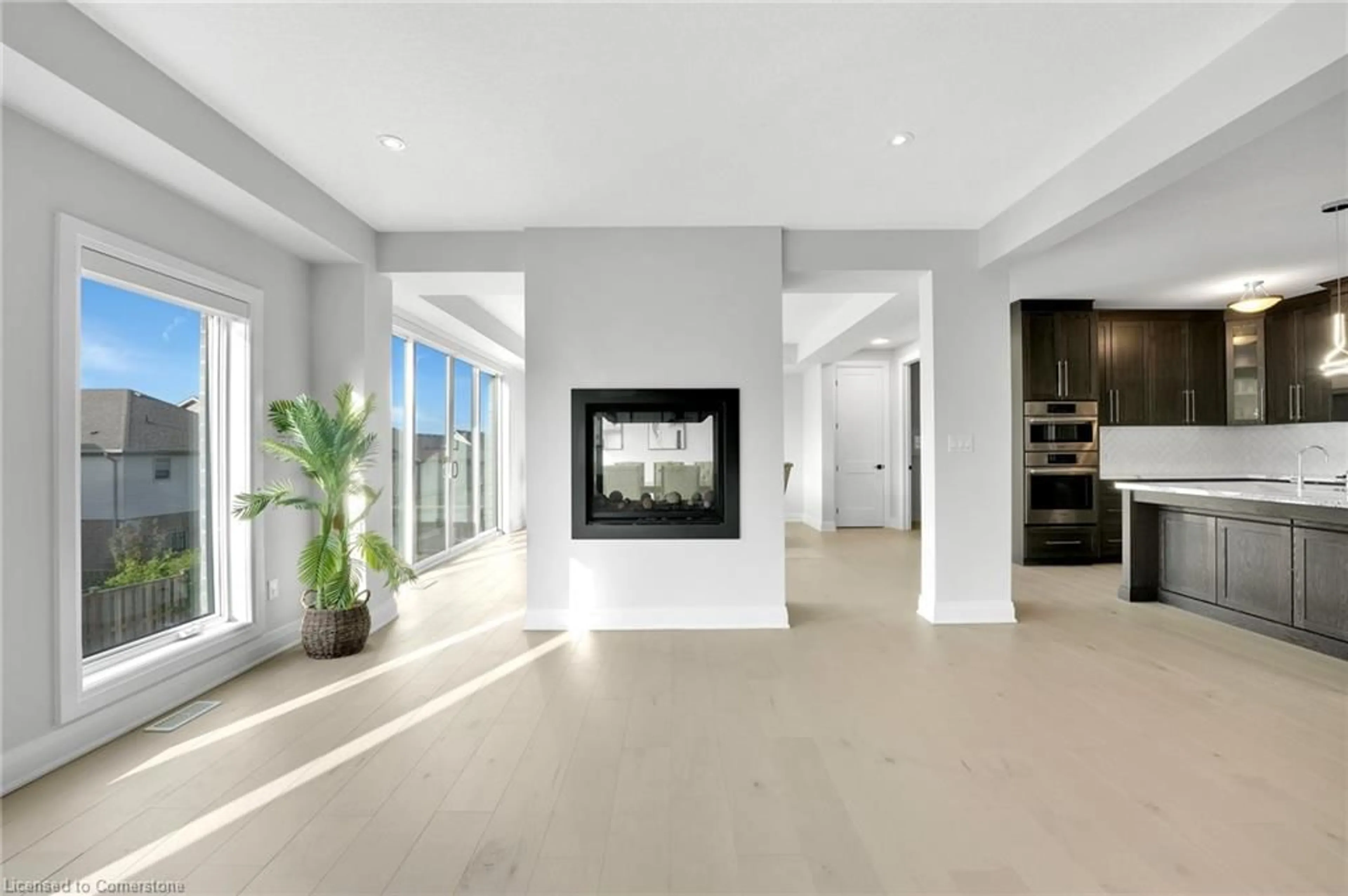 Indoor foyer for 554 Bridgemill Cres, Kitchener Ontario N2A 0K3