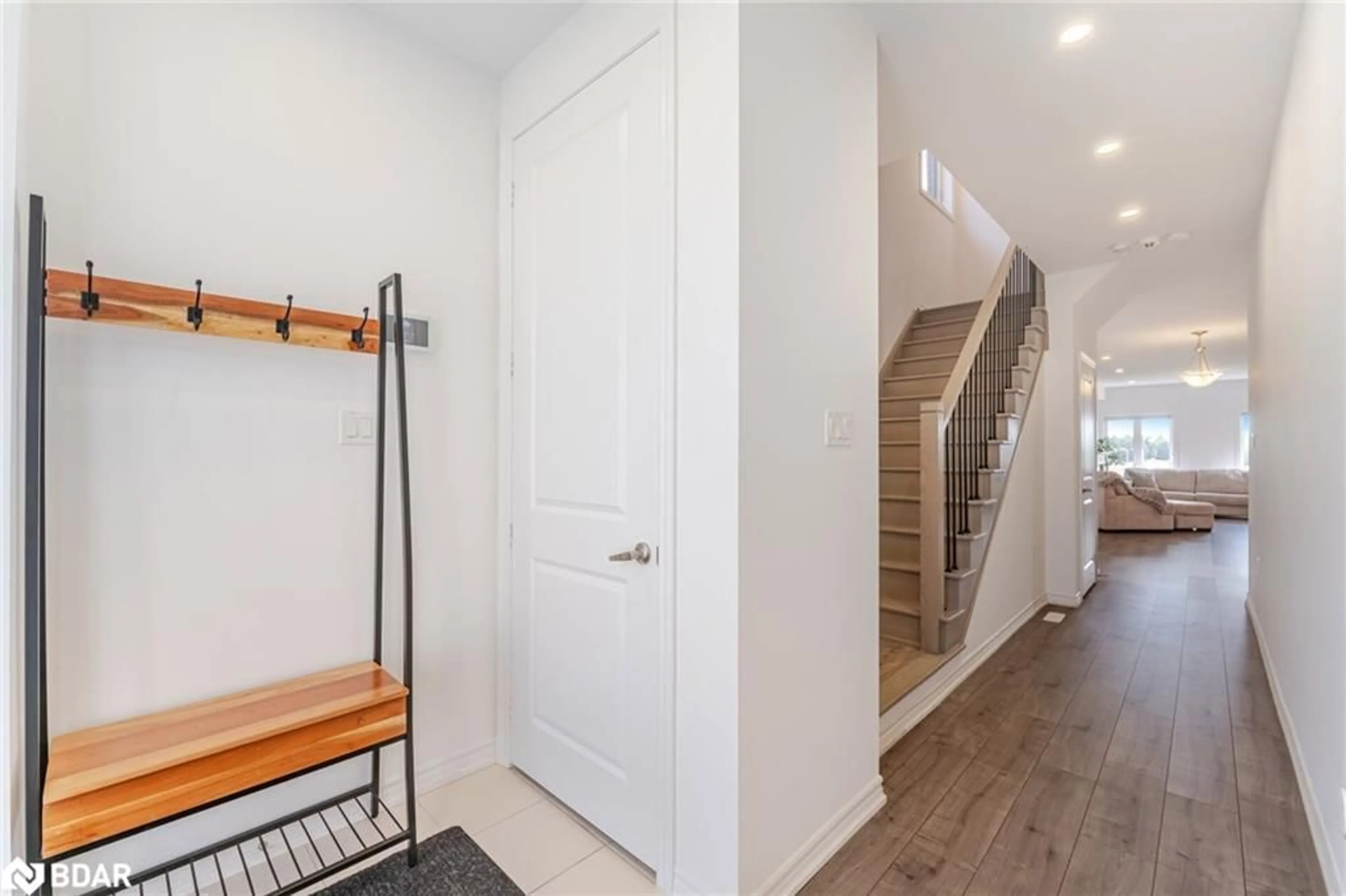 Indoor entryway for 307 Ridley Cres, Dundalk Ontario N0C 1B0