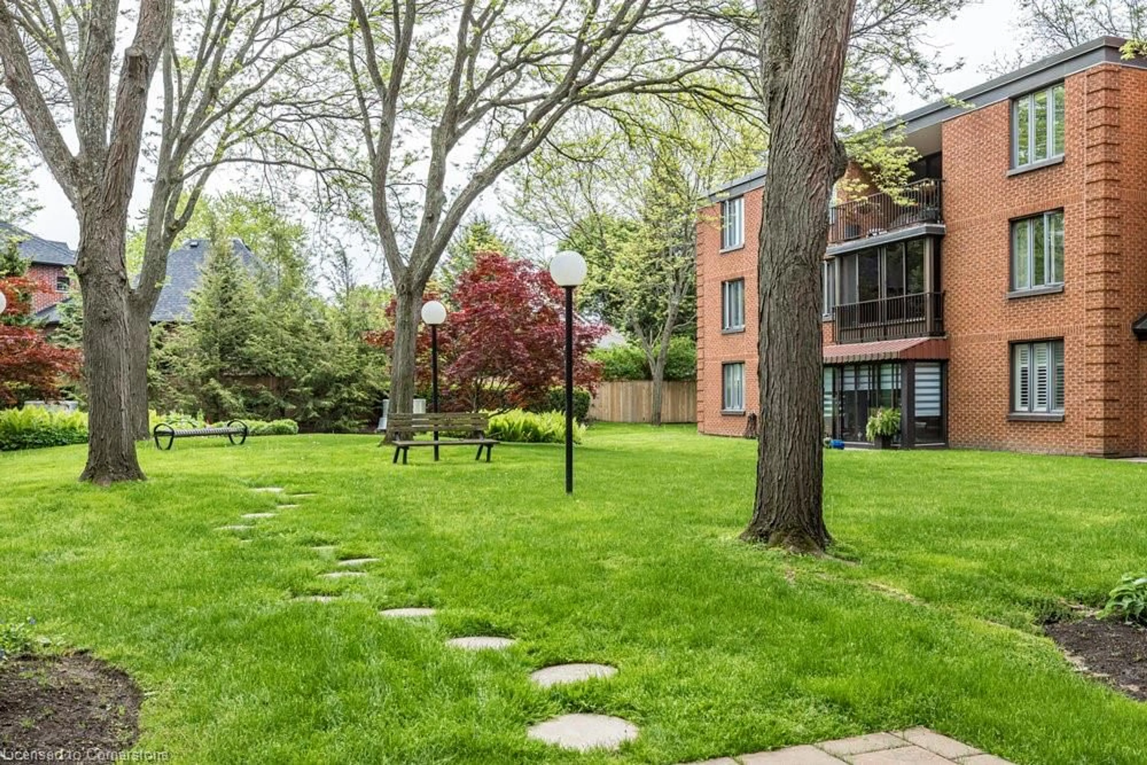 Patio, unknown for 150 Wilson St #220, Ancaster Ontario L8R 1E2