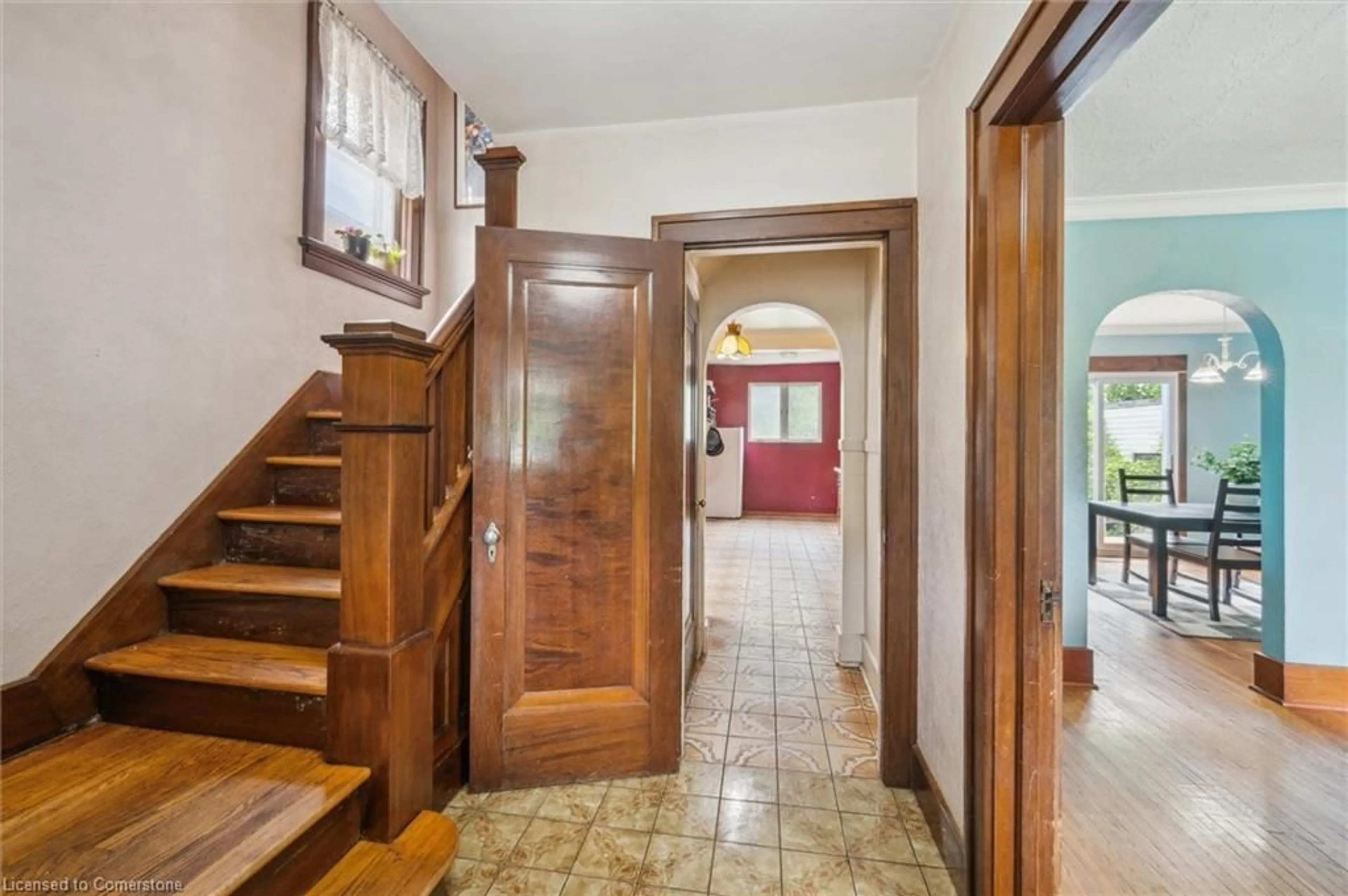 Indoor foyer for 208 Stirling Ave, Kitchener Ontario N2G 3N9