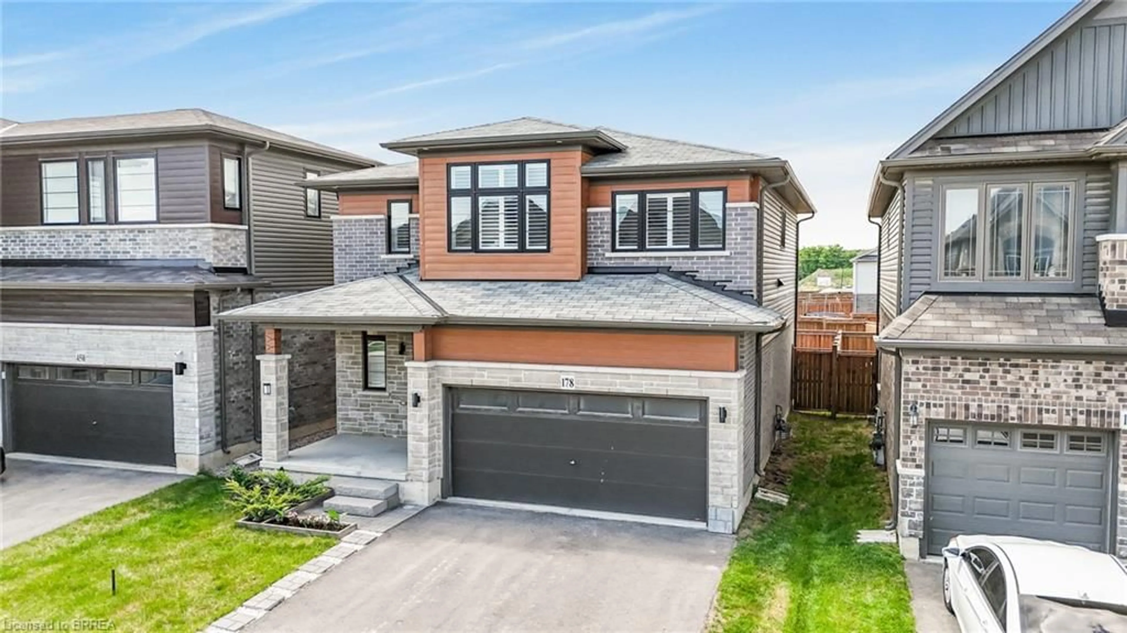 Home with brick exterior material, street for 178 Longboat Run, Brantford Ontario N3T 0R9