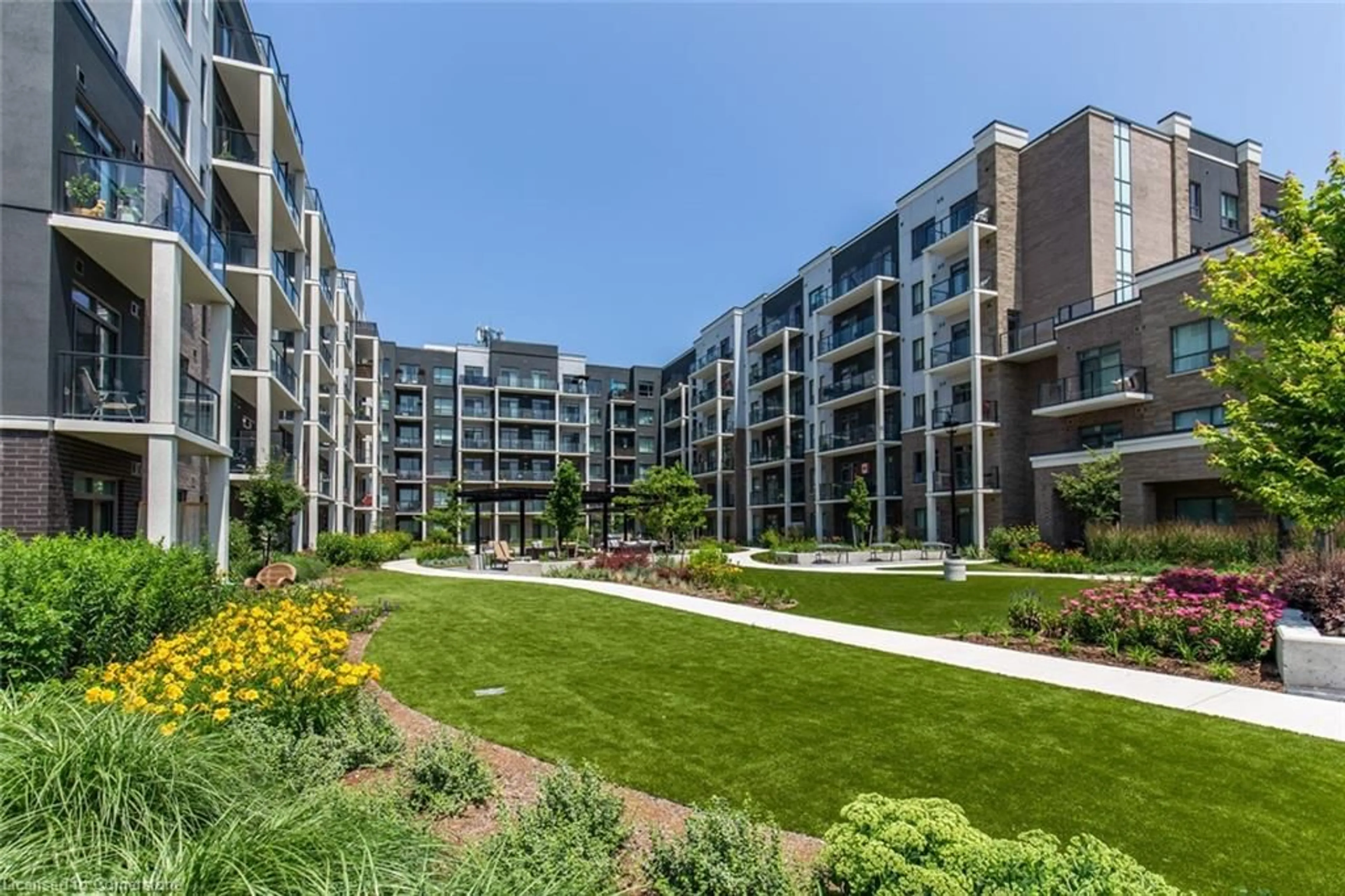 Patio, street for 5055 Greenlane Rd #144, Beamsville Ontario L0R 1B3