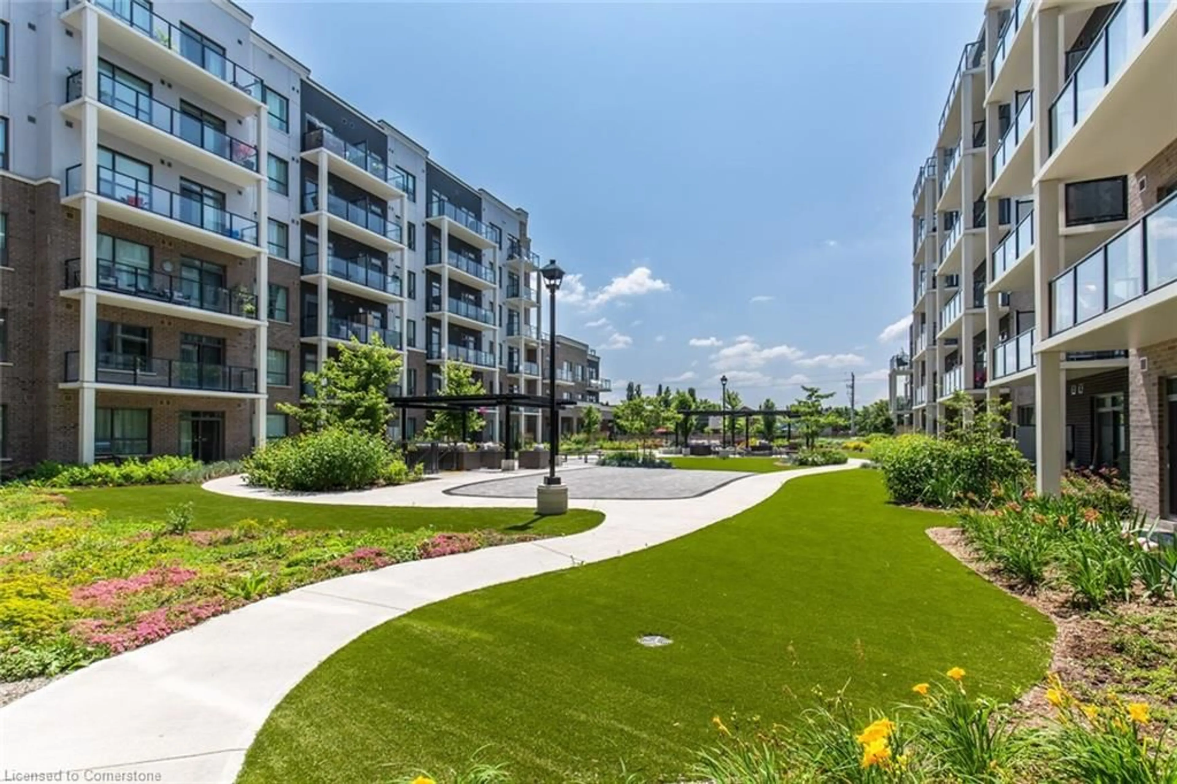 Patio, street for 5055 Greenlane Rd #144, Beamsville Ontario L0R 1B3