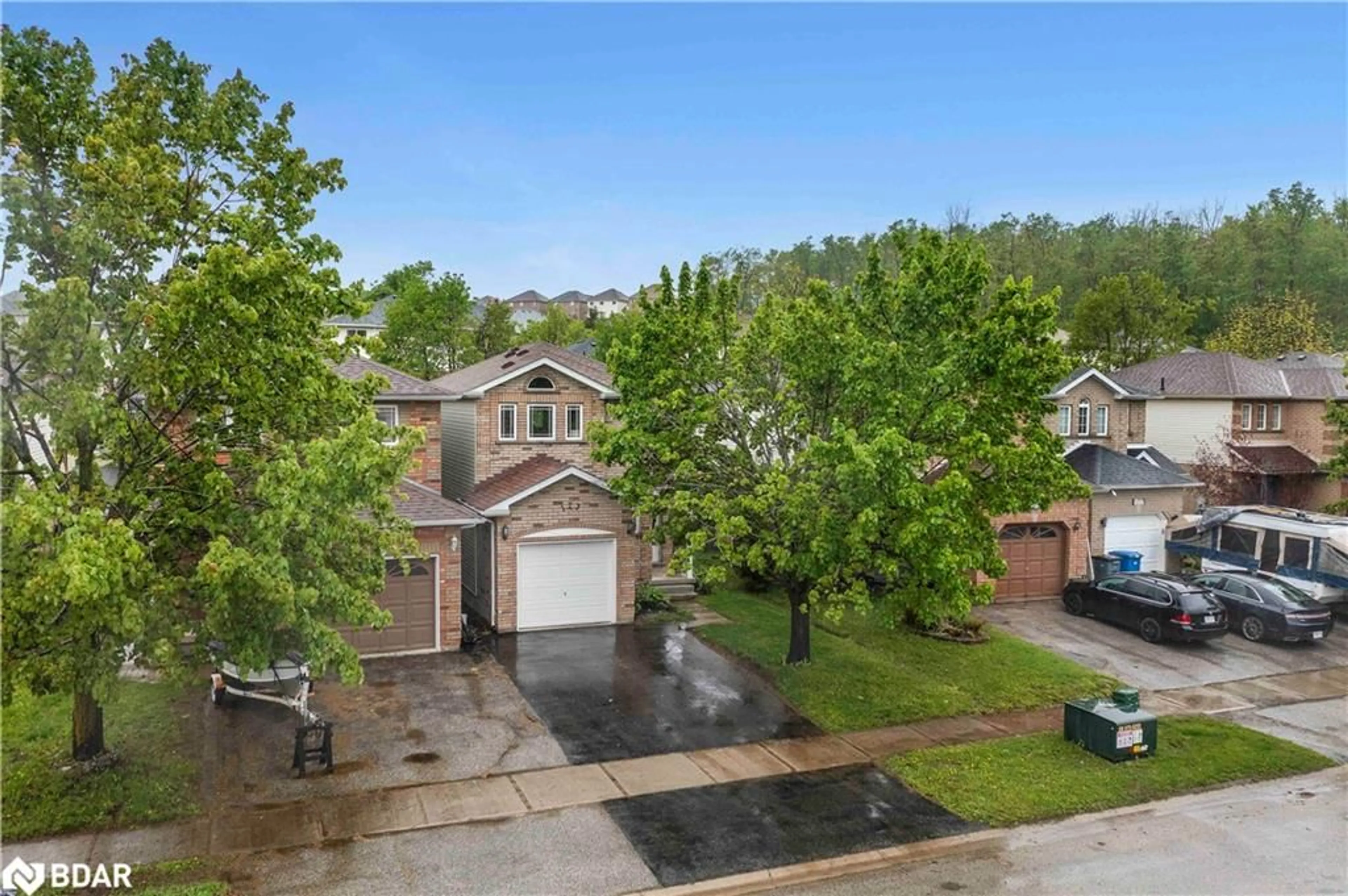 A pic from outside/outdoor area/front of a property/back of a property/a pic from drone, street for 173 Julia Cres, Orillia Ontario L3V 7W8