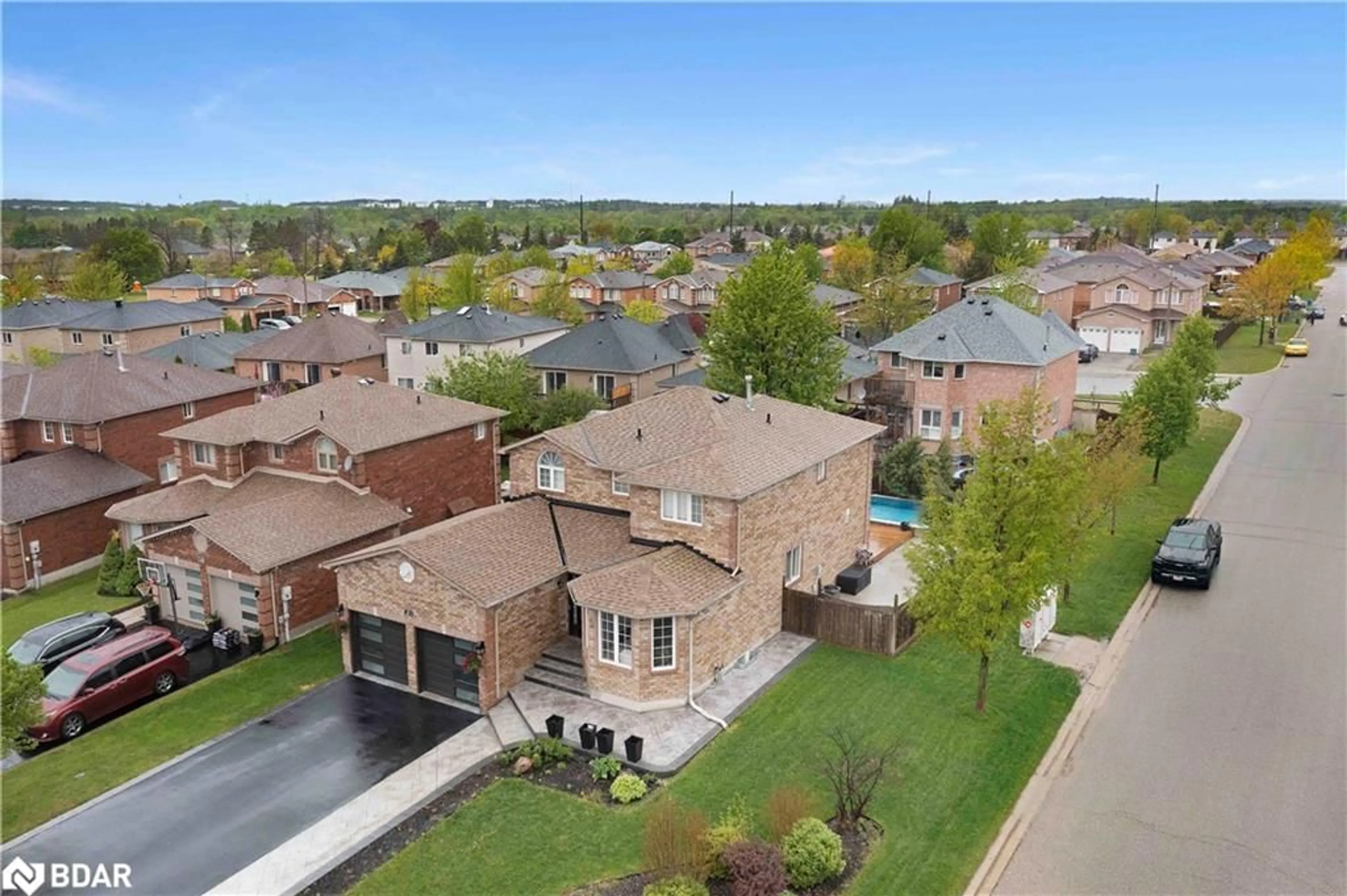 A pic from outside/outdoor area/front of a property/back of a property/a pic from drone, street for 2 Irene Dr, Barrie Ontario L4N 0Y7