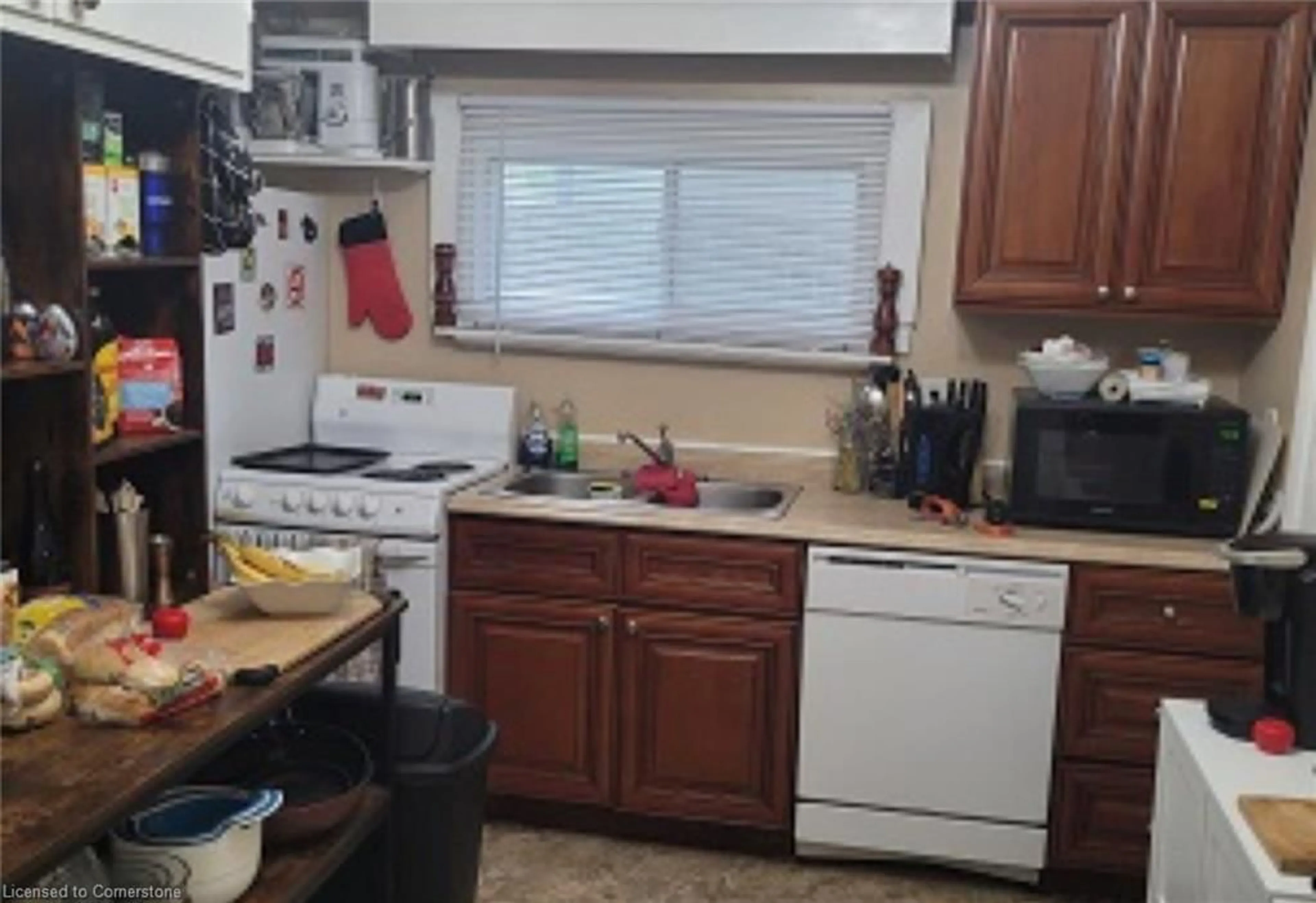 Standard kitchen, unknown for 8 Concession St, Kingston Ontario K7K 2A4
