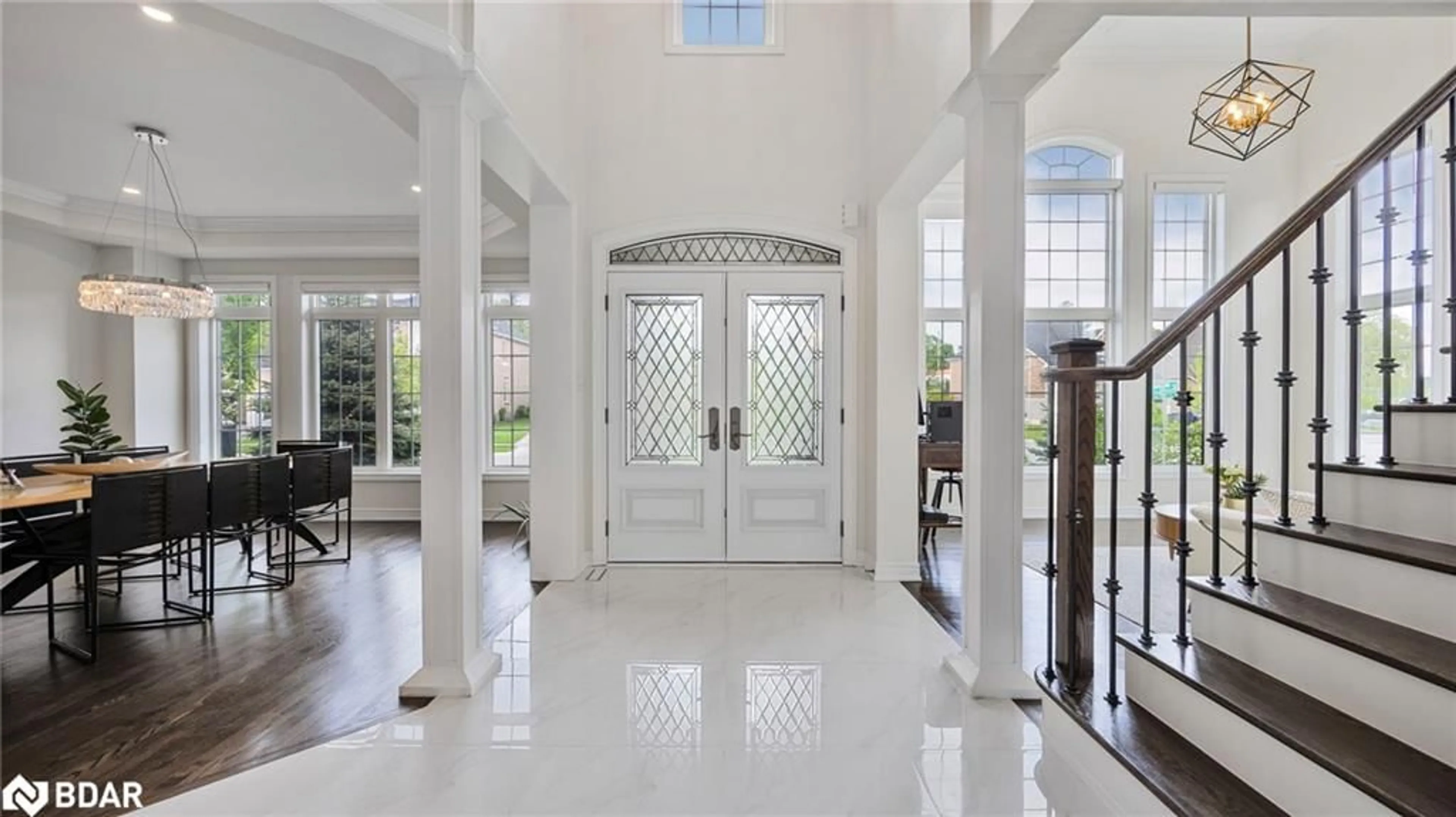 Indoor foyer for 2 Copeland Cres, Cookstown Ontario L0L 1L0