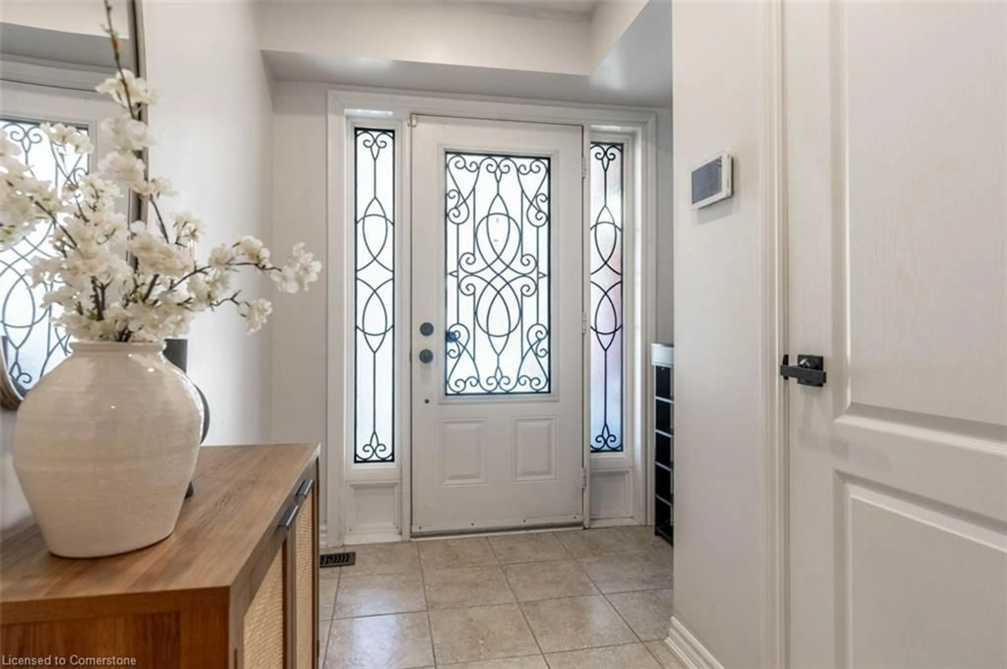 Indoor entryway for 81 New Pines Trail, Brampton Ontario L6Z 0J1