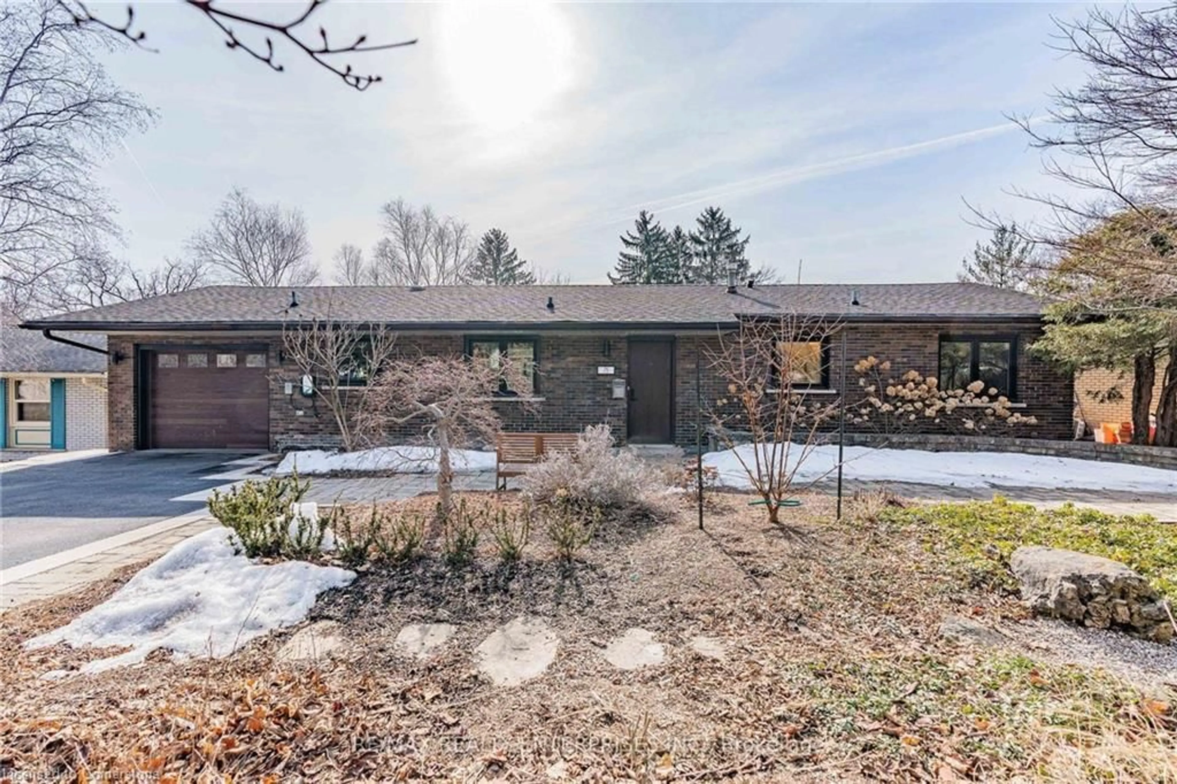Unknown for 75 Robinhood Dr, Hamilton Ontario L9H 4G2