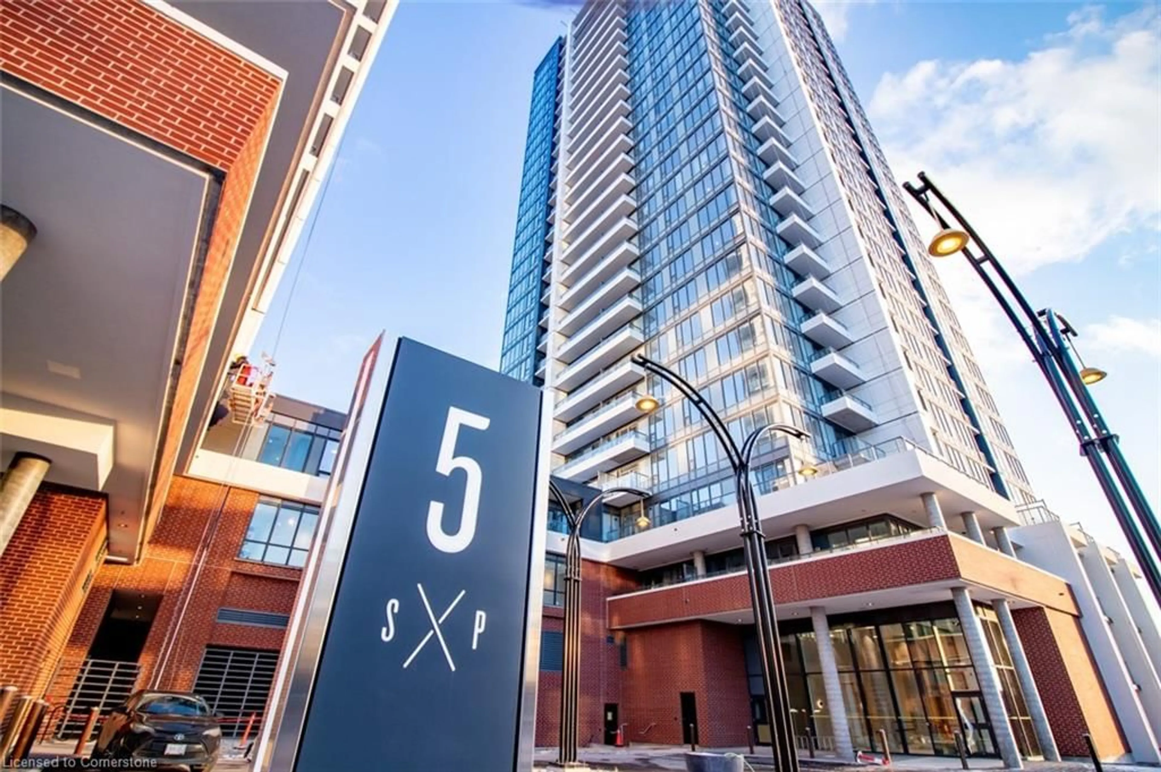 Indoor foyer for 5 Wellington St #1401, Kitchener Ontario N2G 0E3