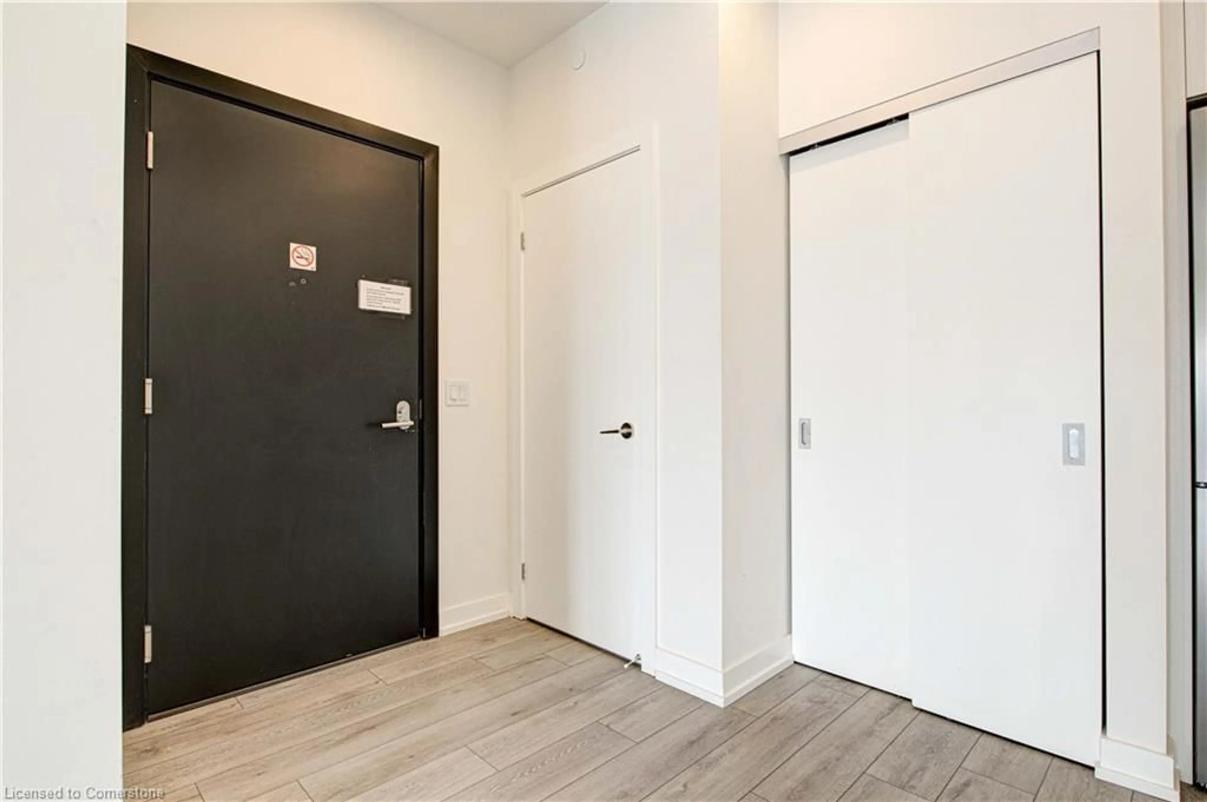 Indoor entryway for 5 Wellington St #1401, Kitchener Ontario N2G 0E3